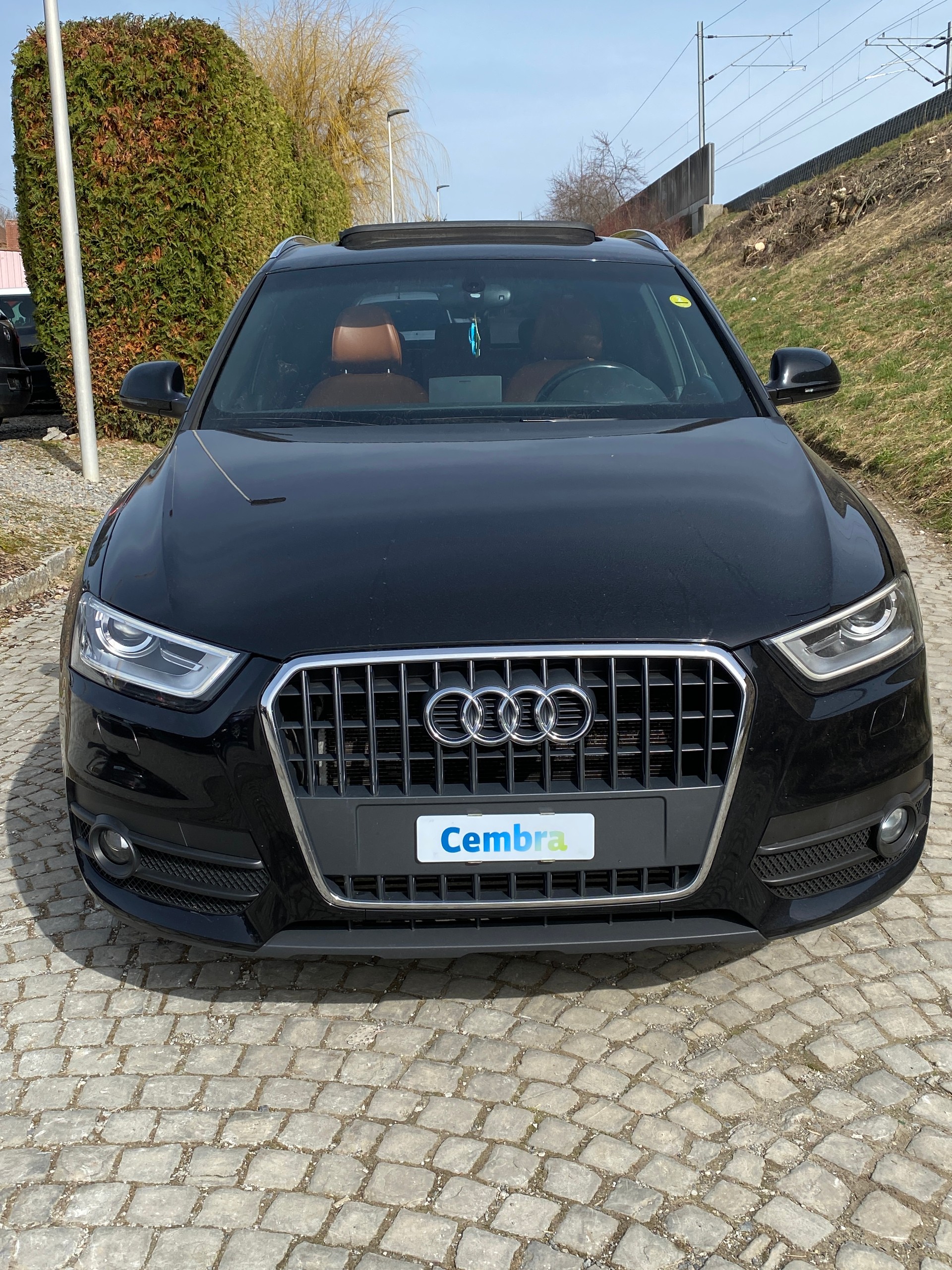 AUDI Q3 2.0 TDI-image-0