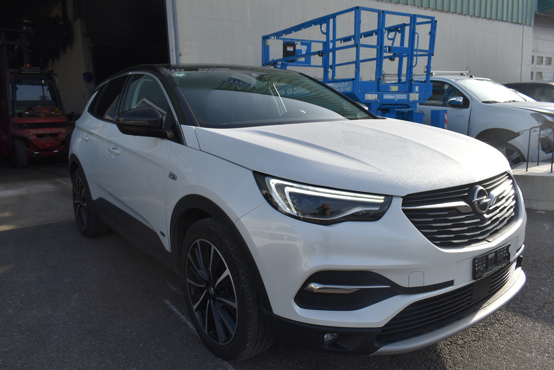 OPEL Grandland X 1.6 Hybrid4 Excellence Automatik-image-4