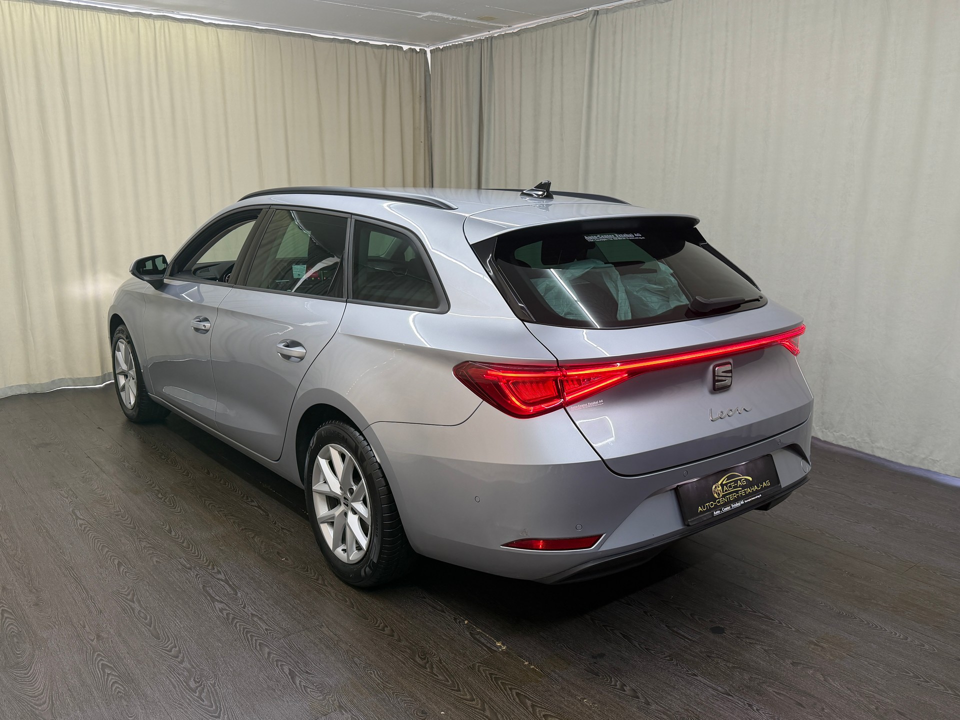 SEAT Leon ST 2.0 TDI EVO DSG Style-image-5