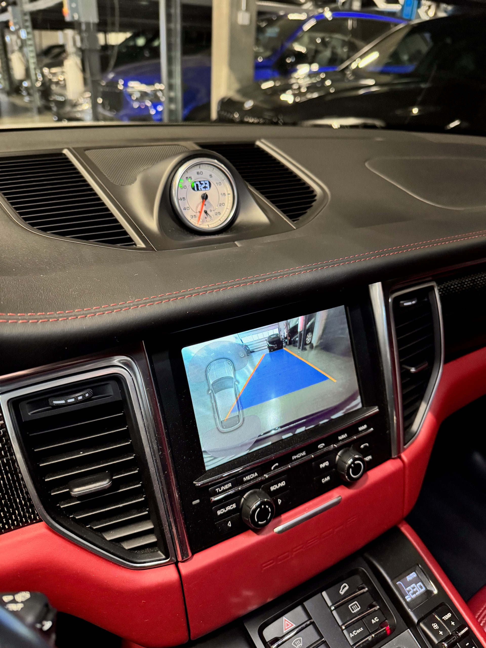PORSCHE Macan S Diesel PDK-image-12