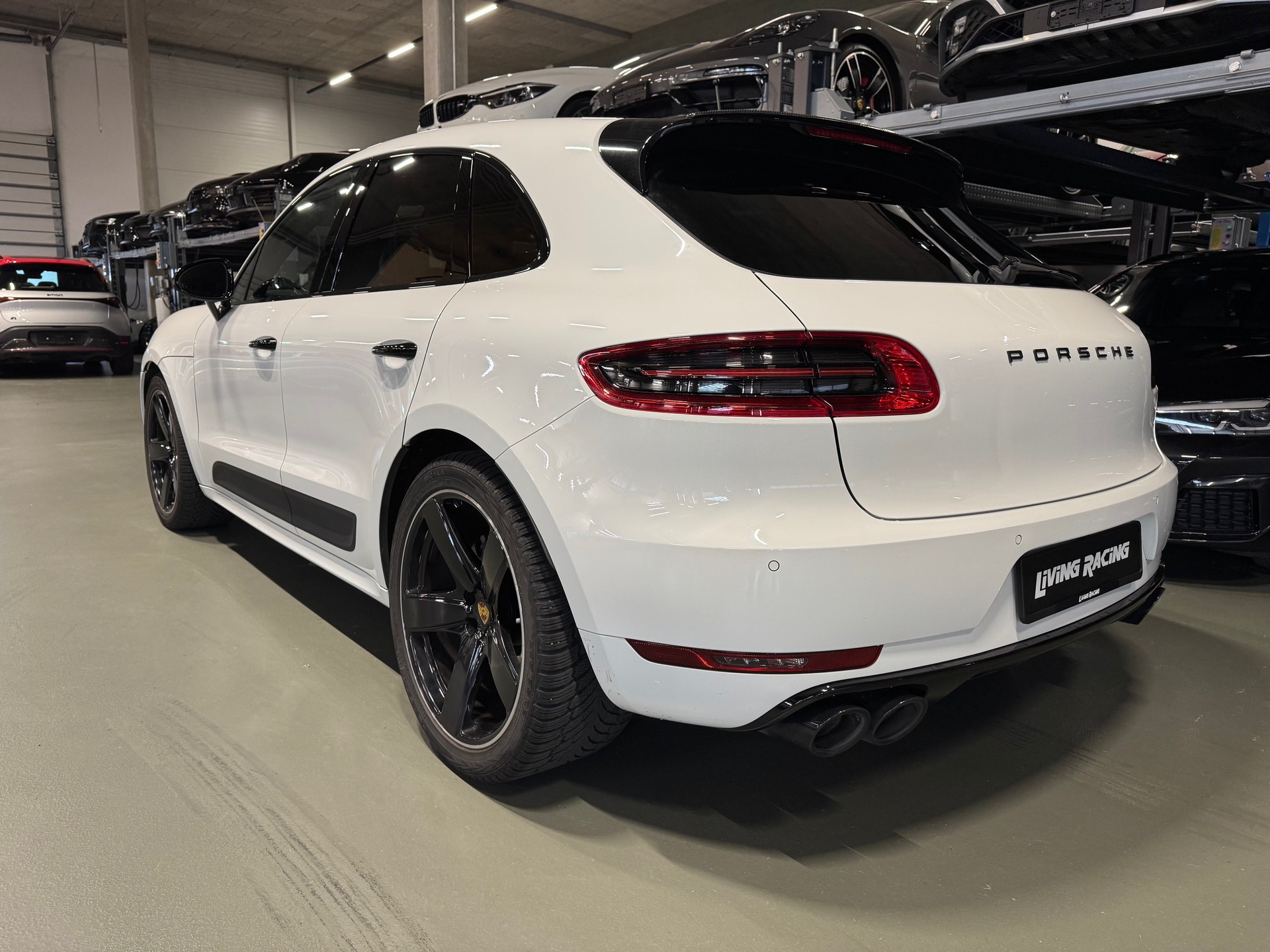 PORSCHE Macan S Diesel PDK-image-2