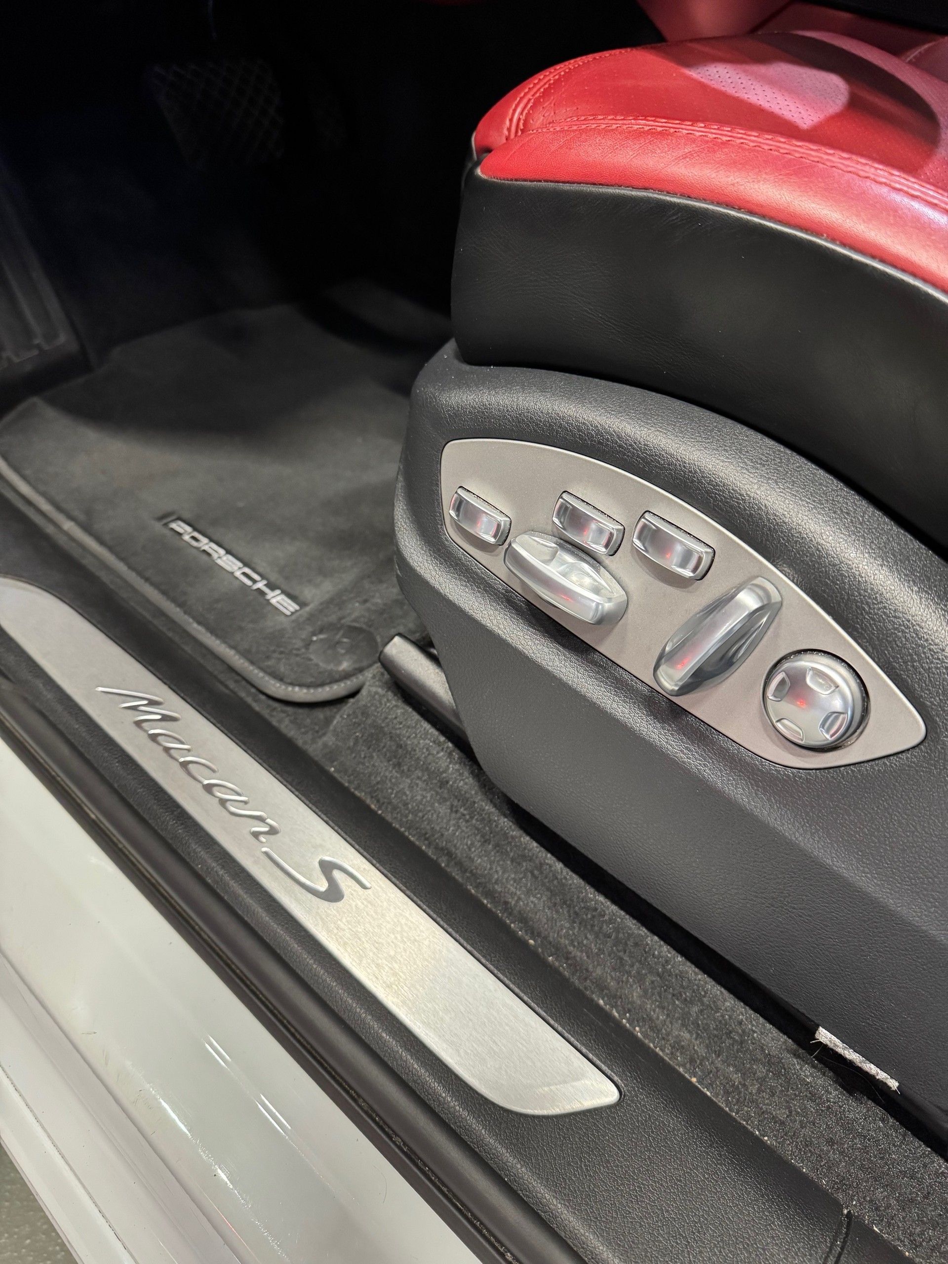 PORSCHE Macan S Diesel PDK-image-13