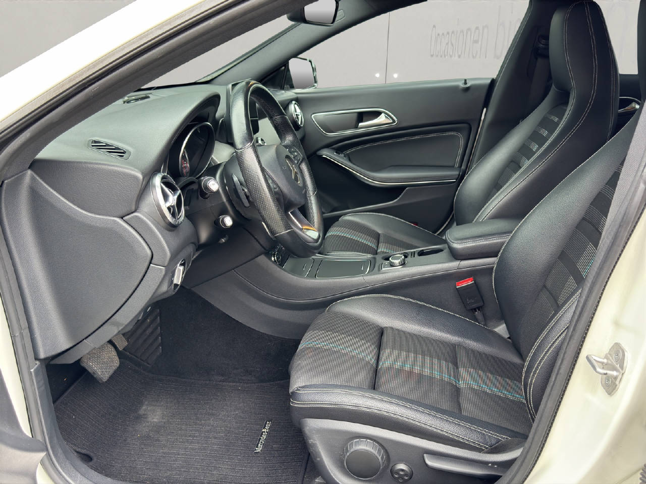 MERCEDES-BENZ CLA 200 Night Star-image-3