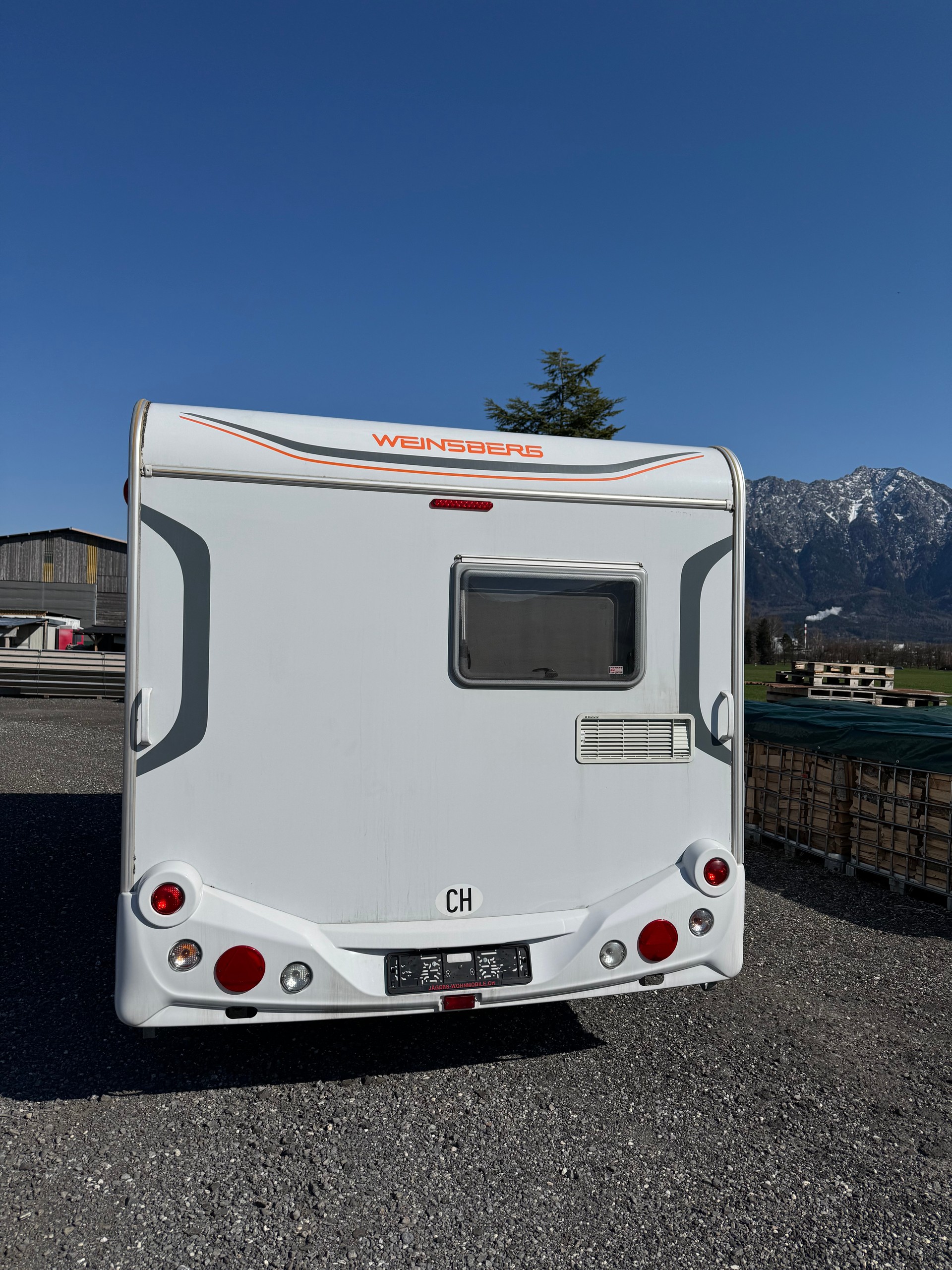 WEINSBERG Cara One 500 - Klima - Queensbett - Mover - Veloträger - Nutzlast 440 kg Leergew. 1060 kg - Standort ist Grabs 9472 !!-image-3