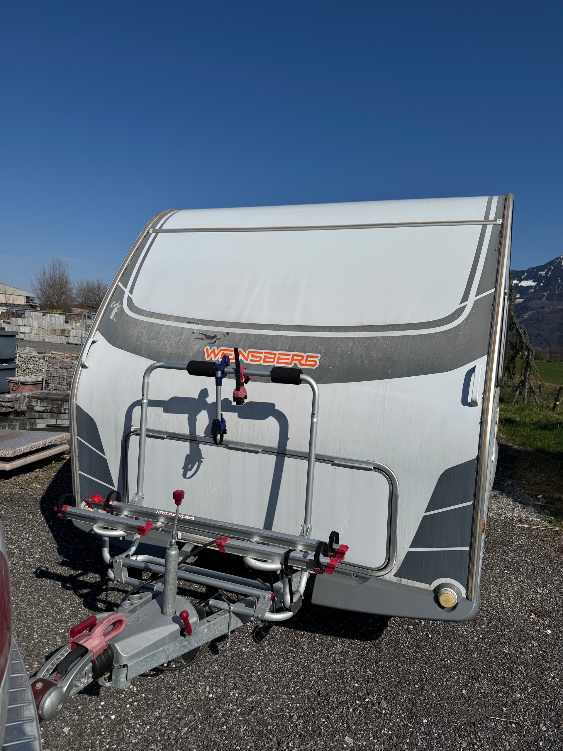 WEINSBERG Cara One 500 - Klima - Queensbett - Mover - Veloträger - Nutzlast 440 kg Leergew. 1060 kg - Standort ist Grabs 9472 !!-image-6