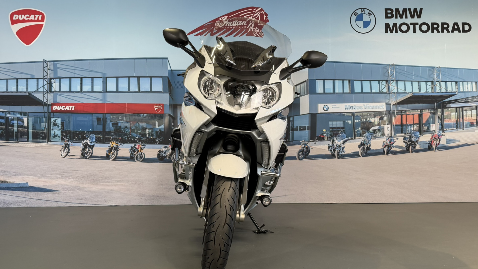 BMW K 1600 GTL Exclusive-showroom-element-1