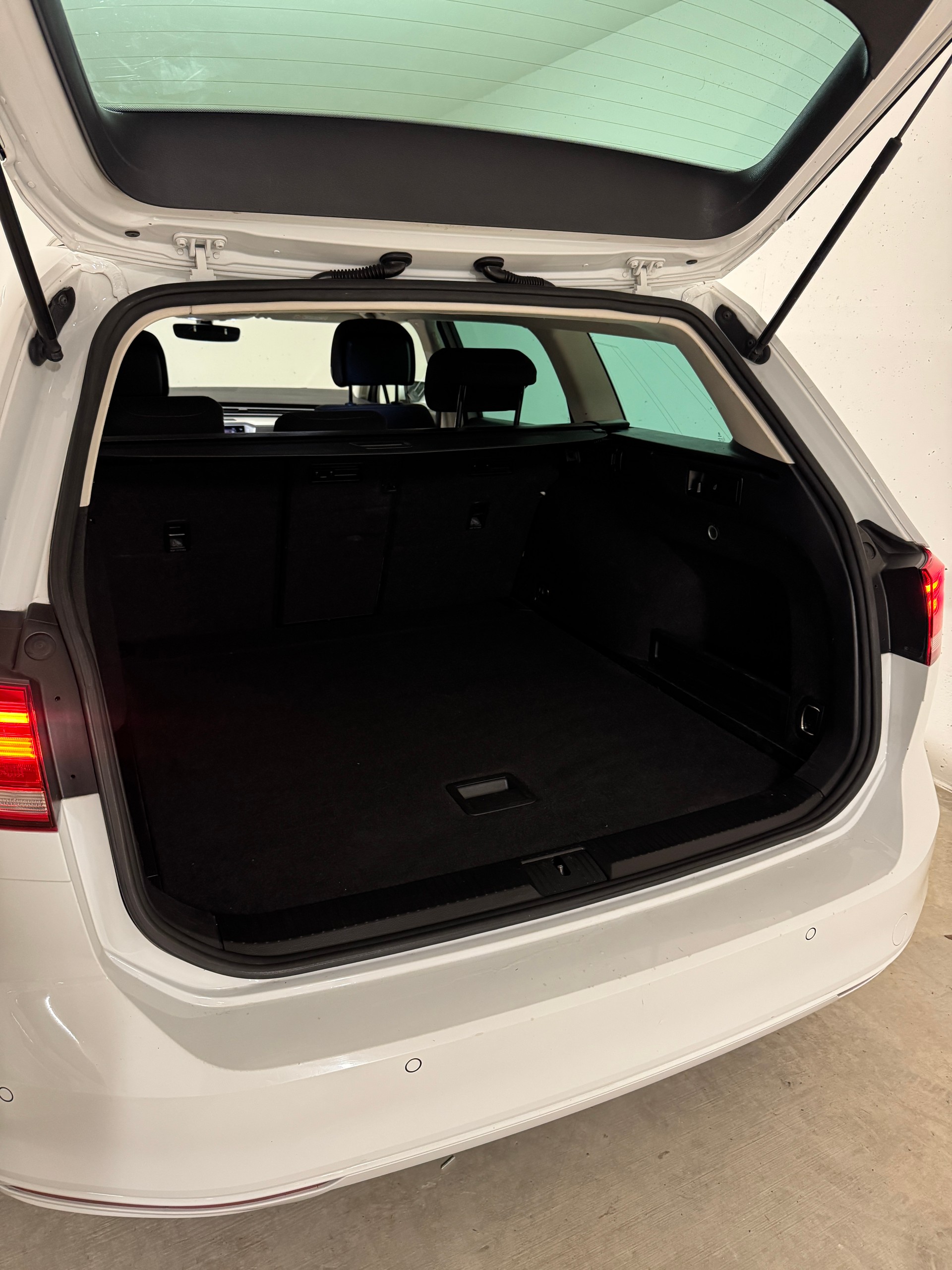 VW Passat Variant 2.0 TDI BMT Comfortline DSG-image-14