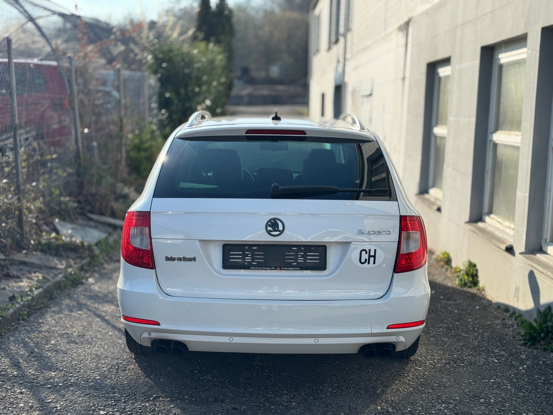 SKODA Superb Combi 2.0 TSI Elegance DSG-image-3