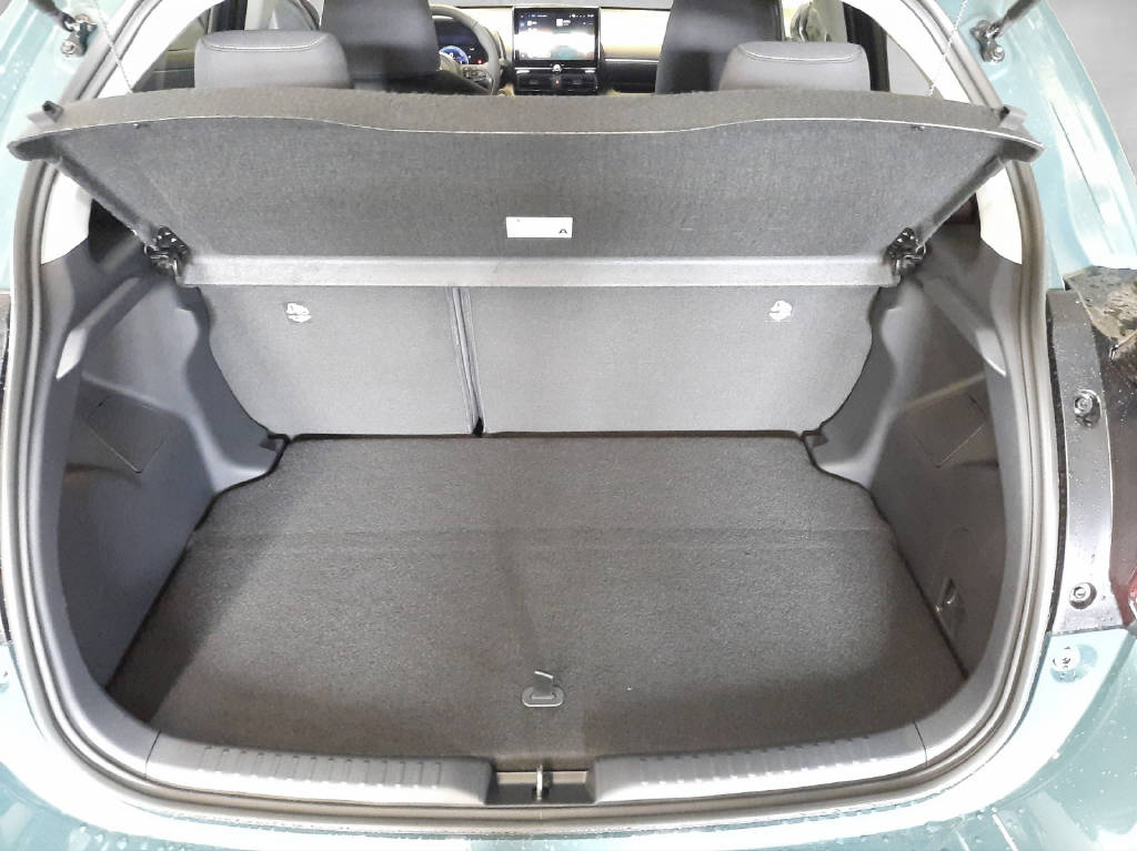TOYOTA Yaris 1.5 VVT-i HSD Trend-image-14