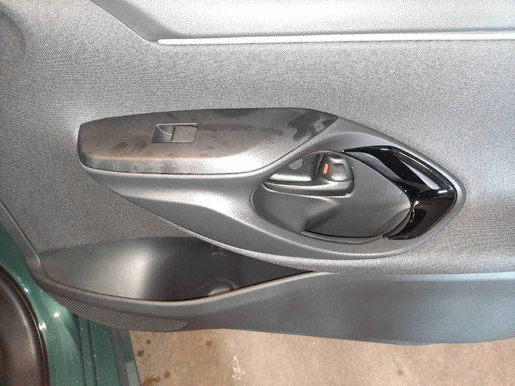 TOYOTA Yaris 1.5 VVT-i HSD Trend-image-7