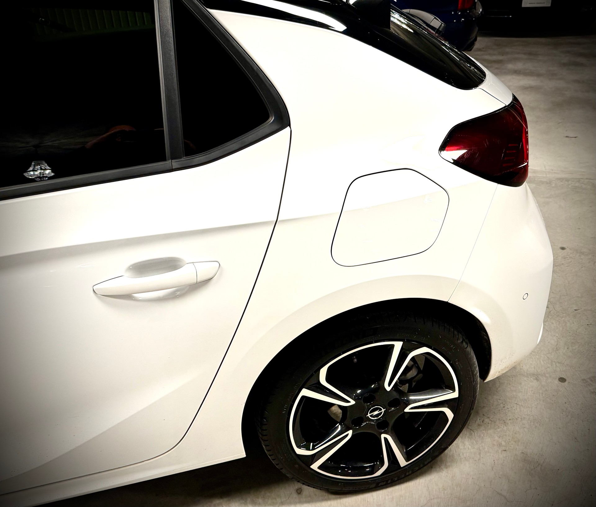 OPEL Corsa 1.2 TP Ultimate A-image-14