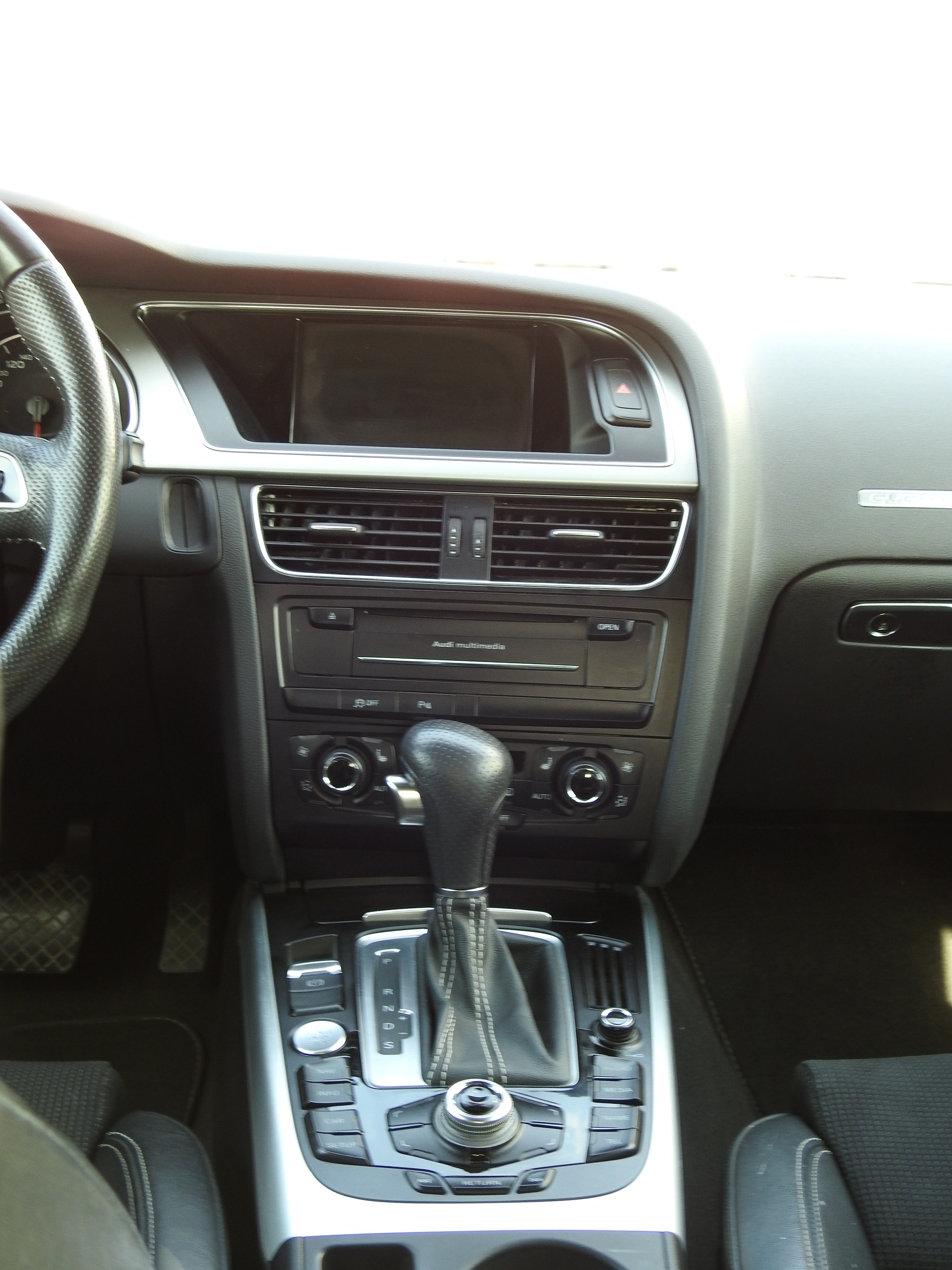 AUDI A5 Sportback 2.0 TFSI quattro S-tronic S-Line-image-18