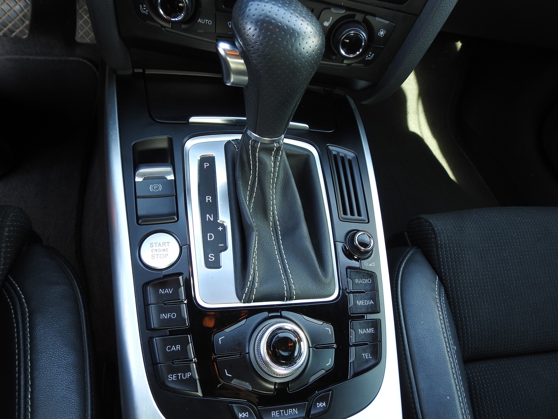 AUDI A5 Sportback 2.0 TFSI quattro S-tronic S-Line-image-21