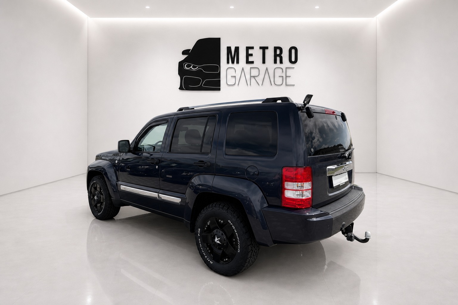 JEEP Cherokee 2.8 CRD Sport-showroom-element-3