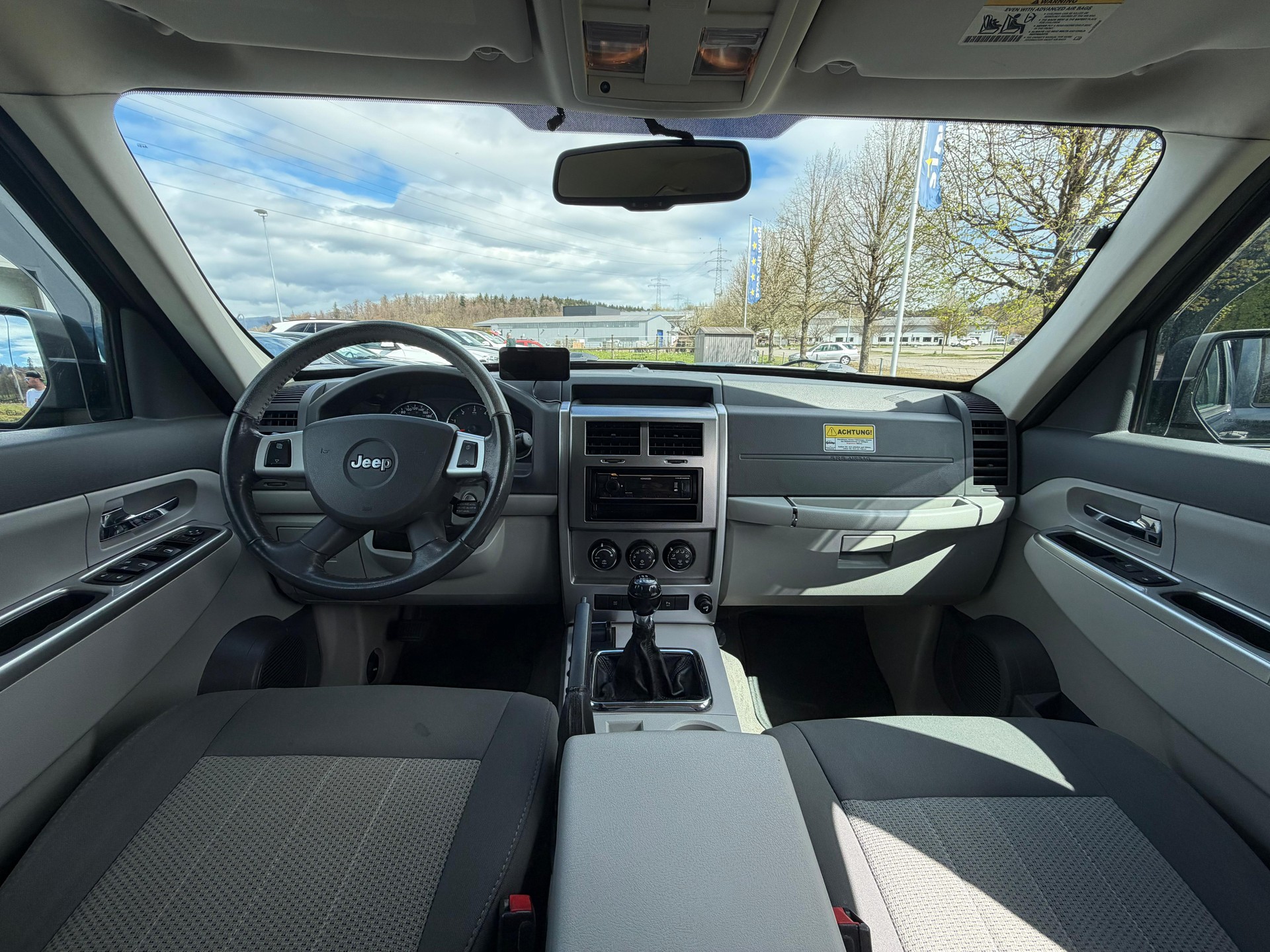JEEP Cherokee 2.8 CRD Sport-image-13
