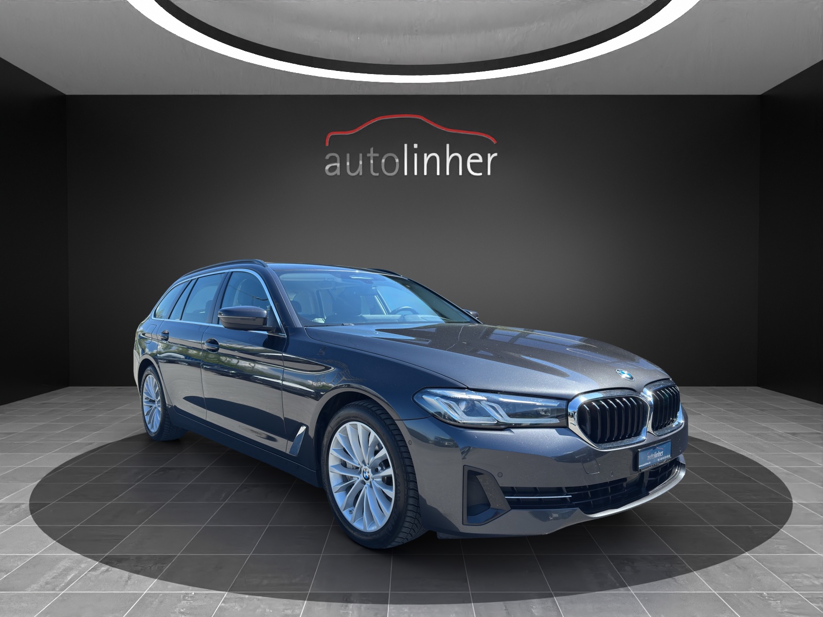 BMW 530d xDrive 48V Touring Steptronic-image-5