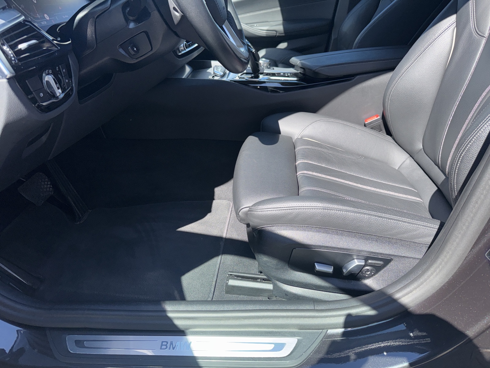 BMW 530d xDrive 48V Touring Steptronic-image-18