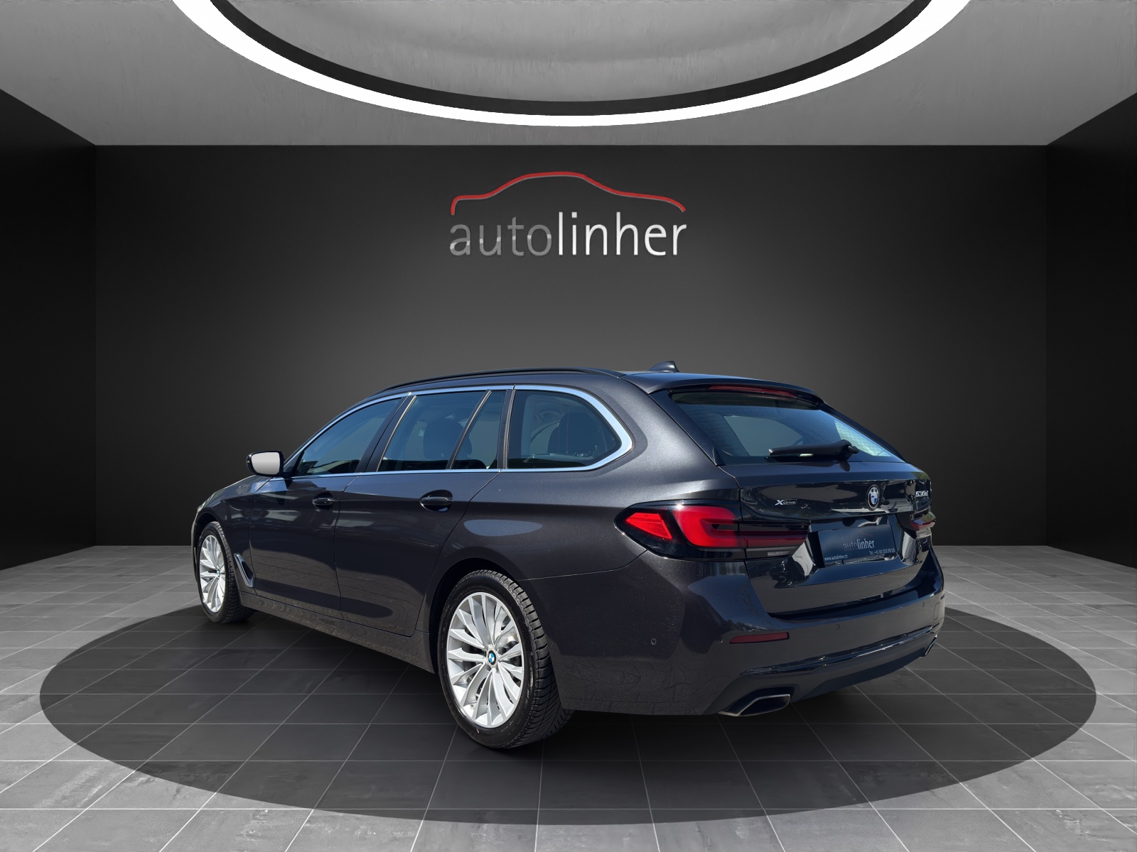 BMW 530d xDrive 48V Touring Steptronic-image-2