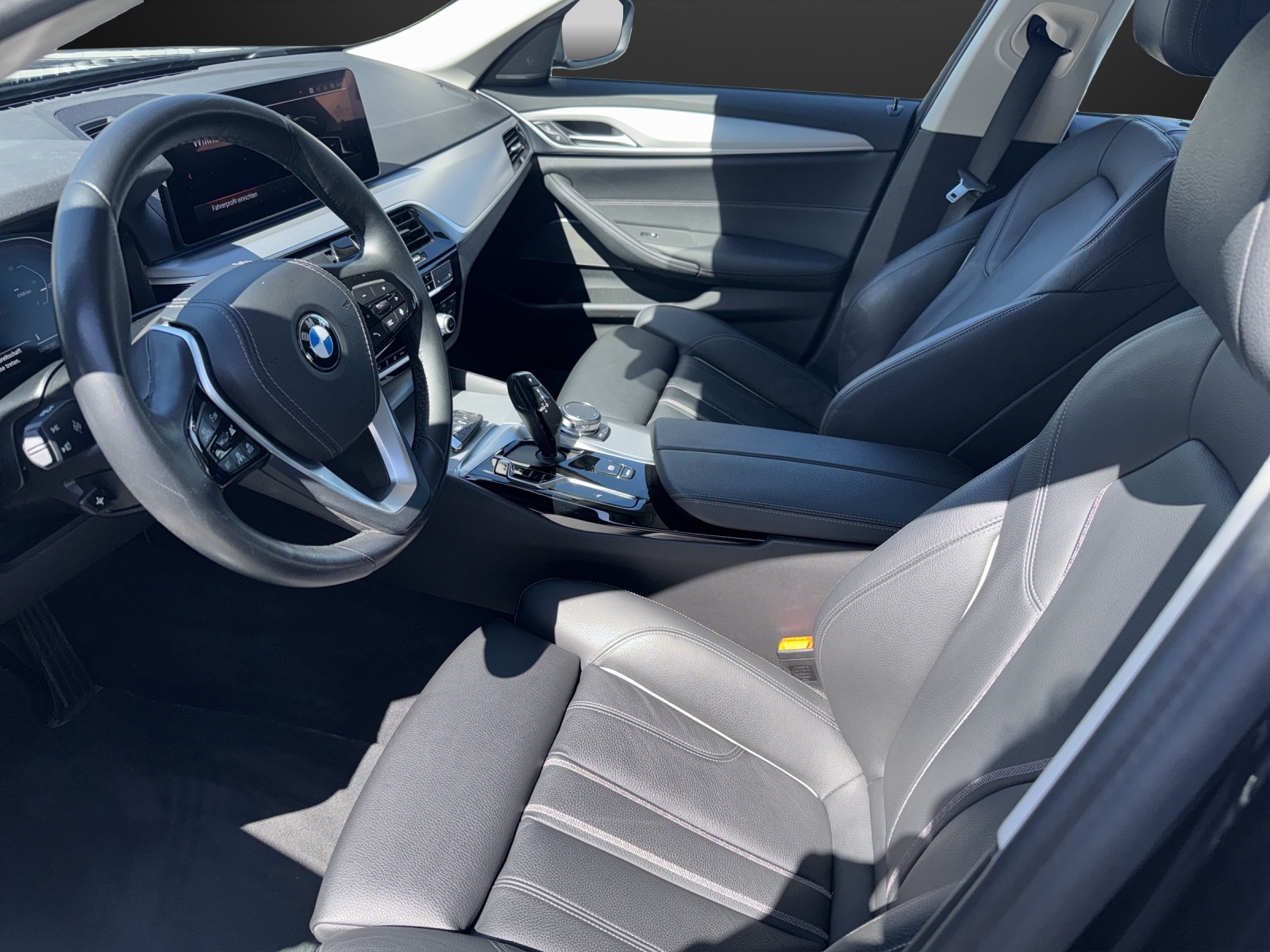 BMW 530d xDrive 48V Touring Steptronic-image-7