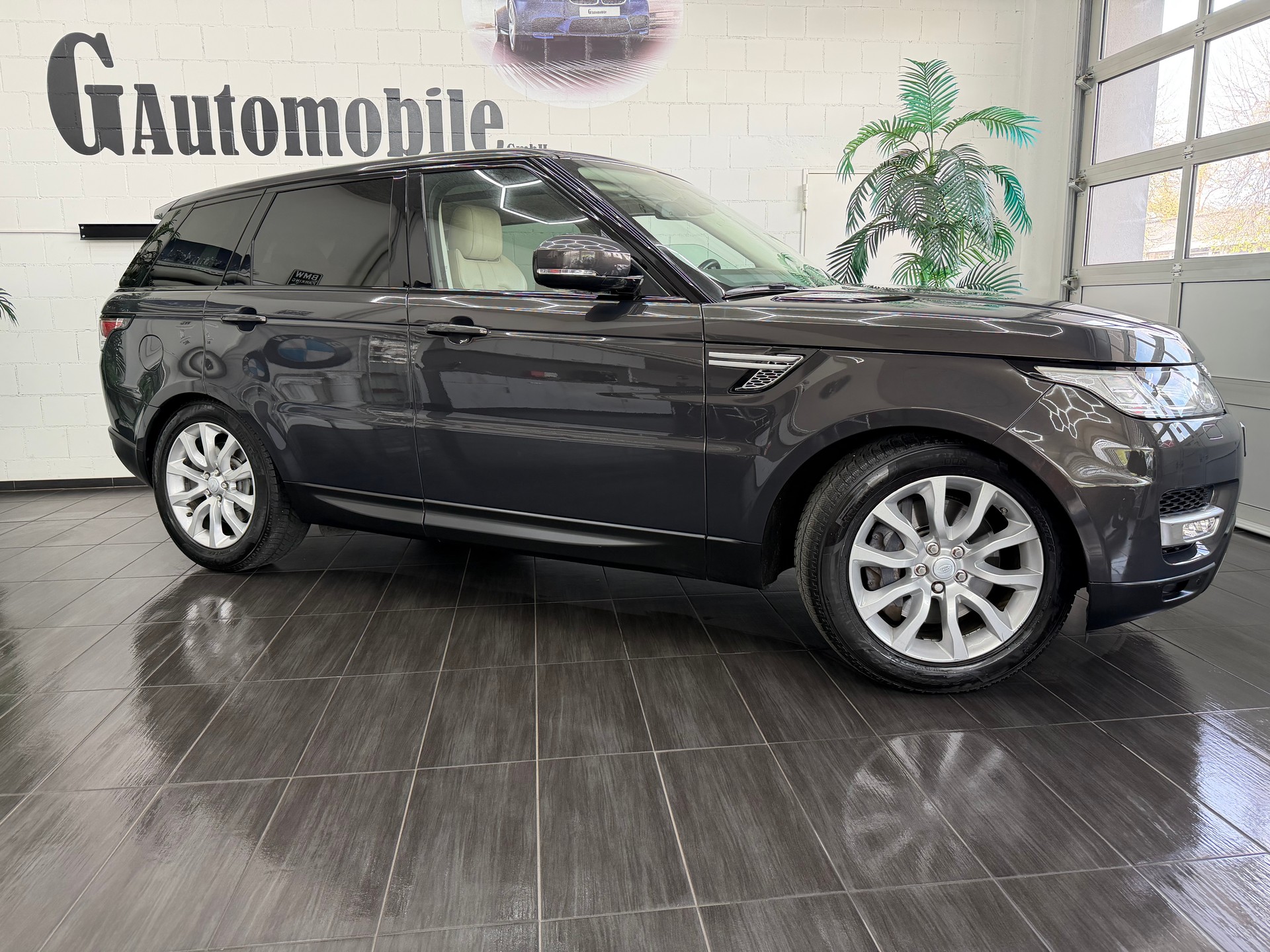 LAND ROVER Range Rover Sport 3.0 SDV6 HSE Automatic⭐️-showroom-element-2