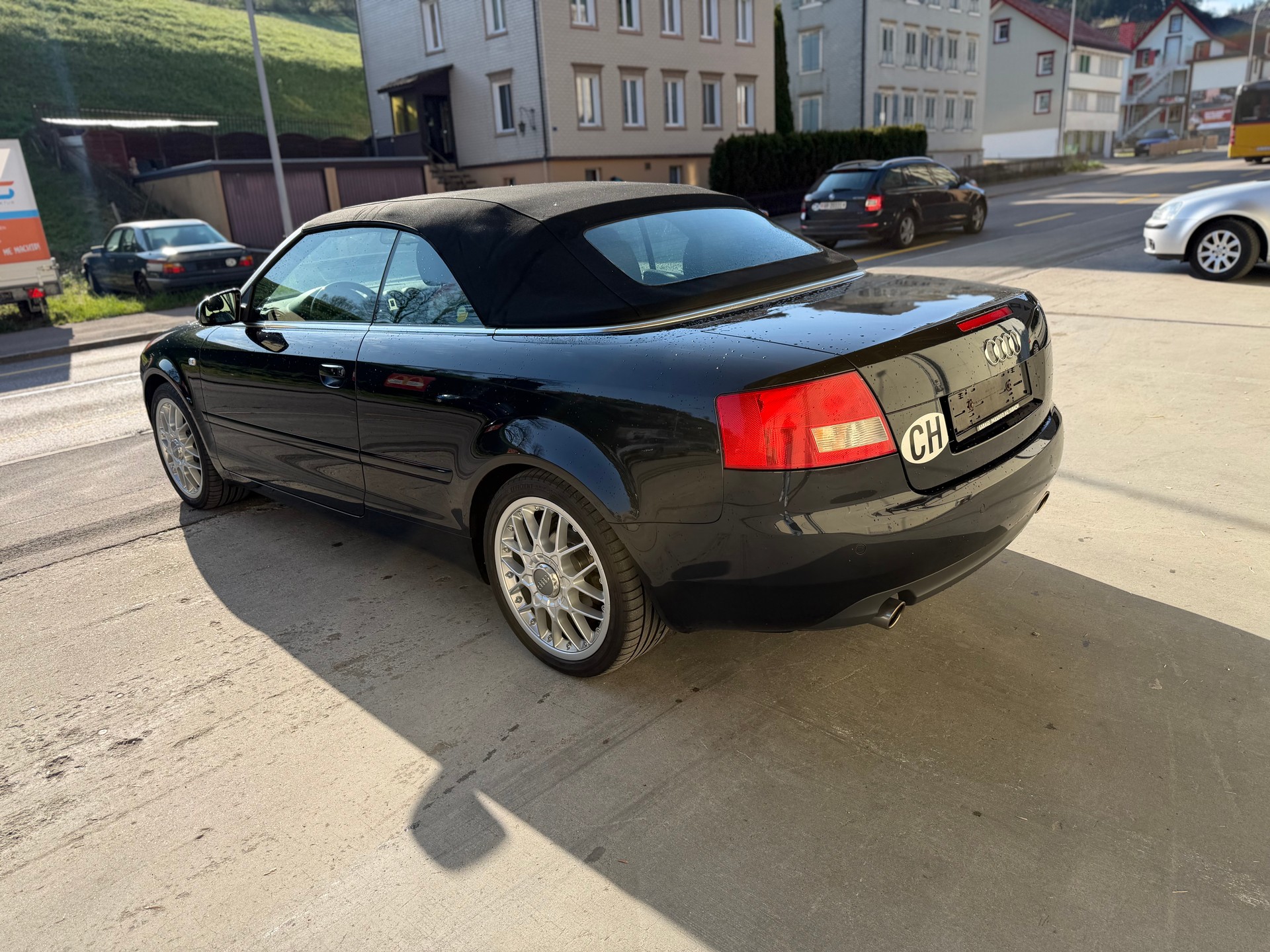 AUDI A4 Cabriolet 3.0 quattro-image-3