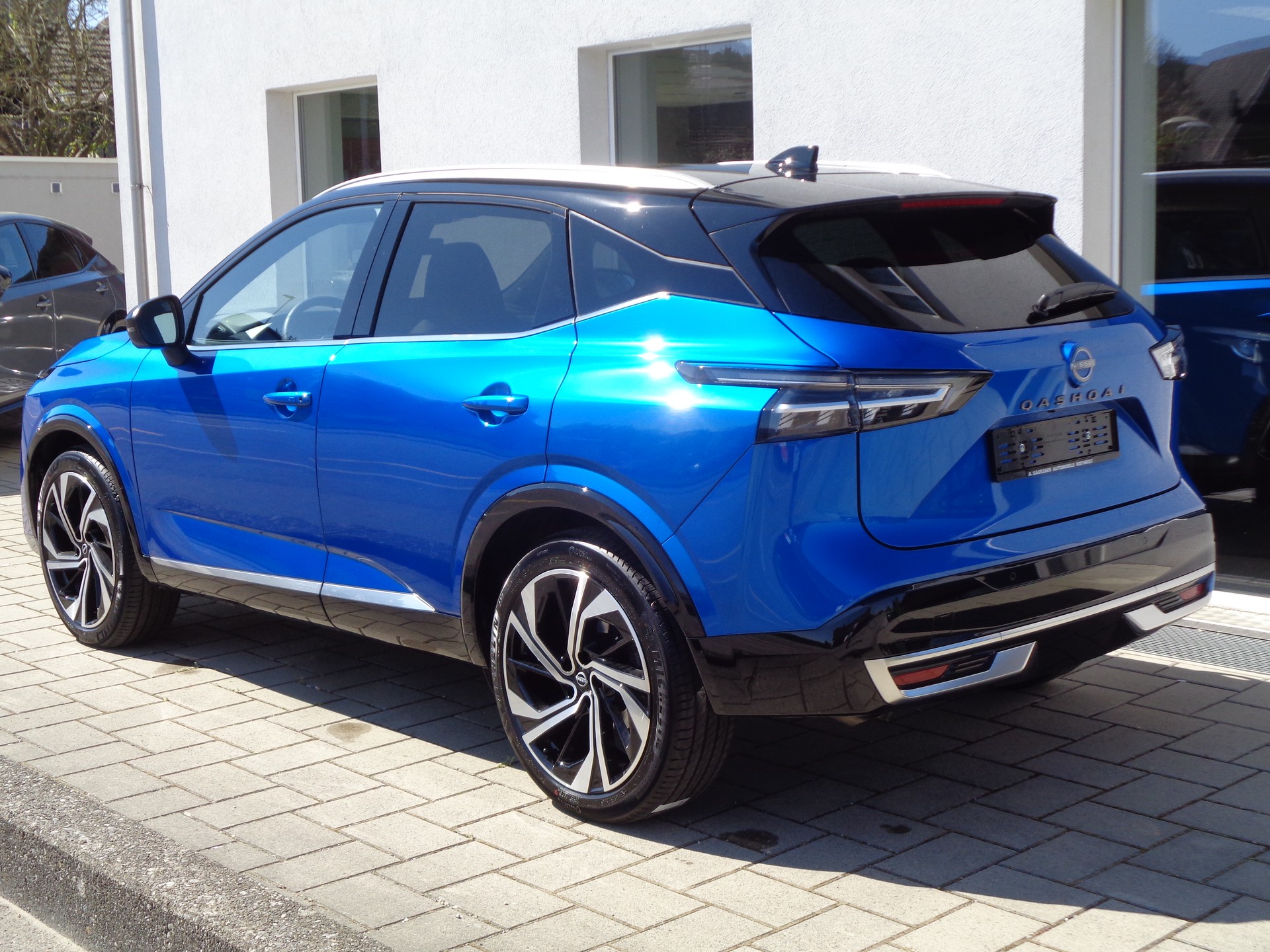 NISSAN Qashqai 1.3 DIG-T MHEV Tekna+ Xtronic 4x4-image-4