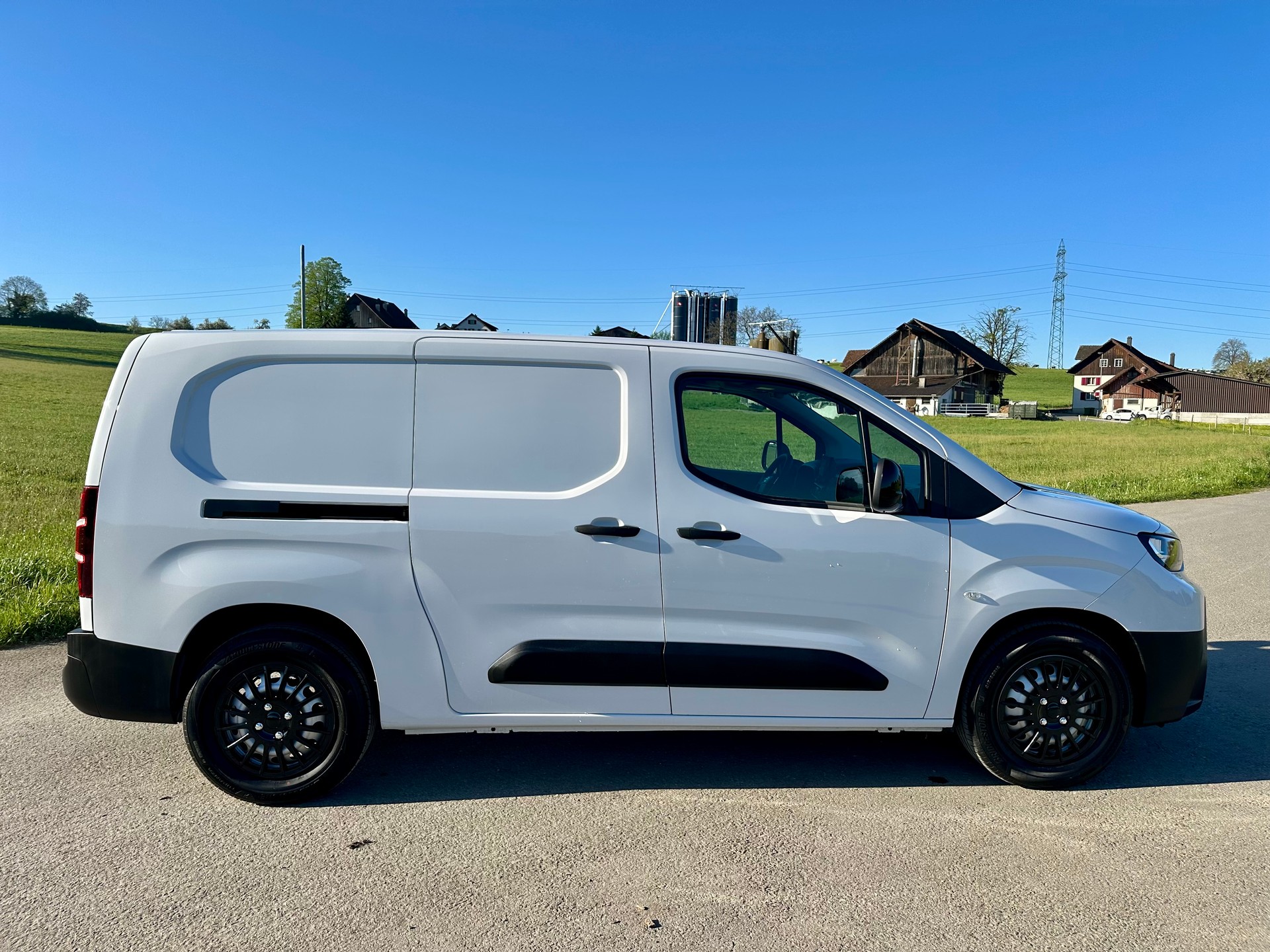 TOYOTA Proace City Van EV 50 kWh Active Long L2-image-8