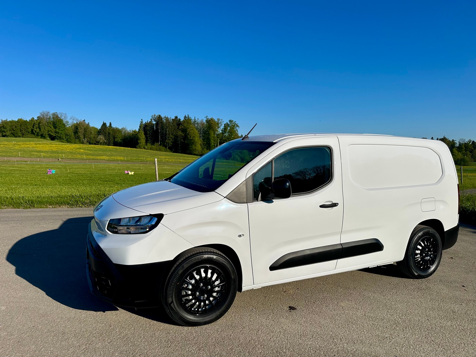 TOYOTA Proace City Van EV 50 kWh Active Long L2-image-12