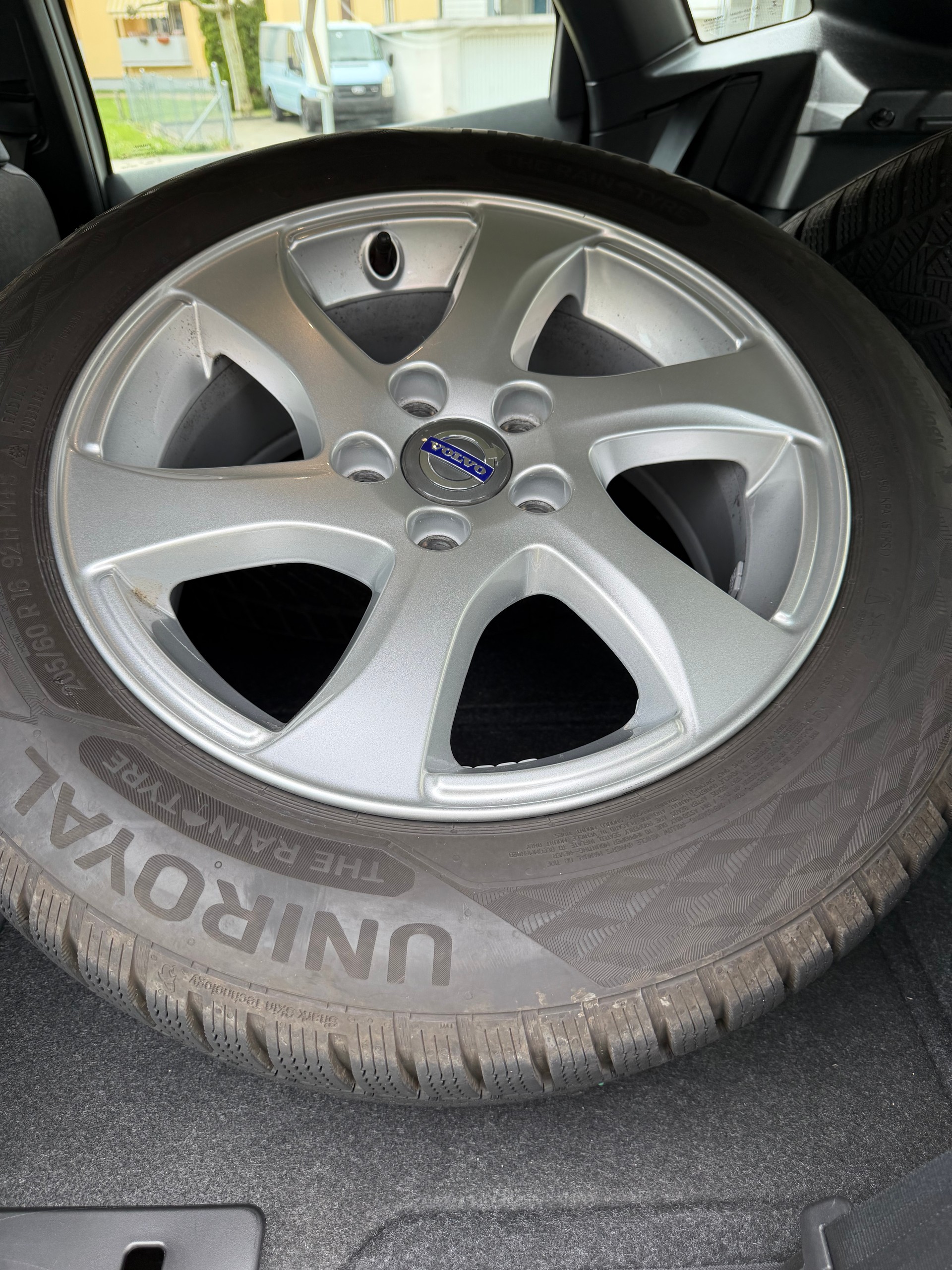 VOLVO V40 Cross Country D2 Summum Powershift-image-11