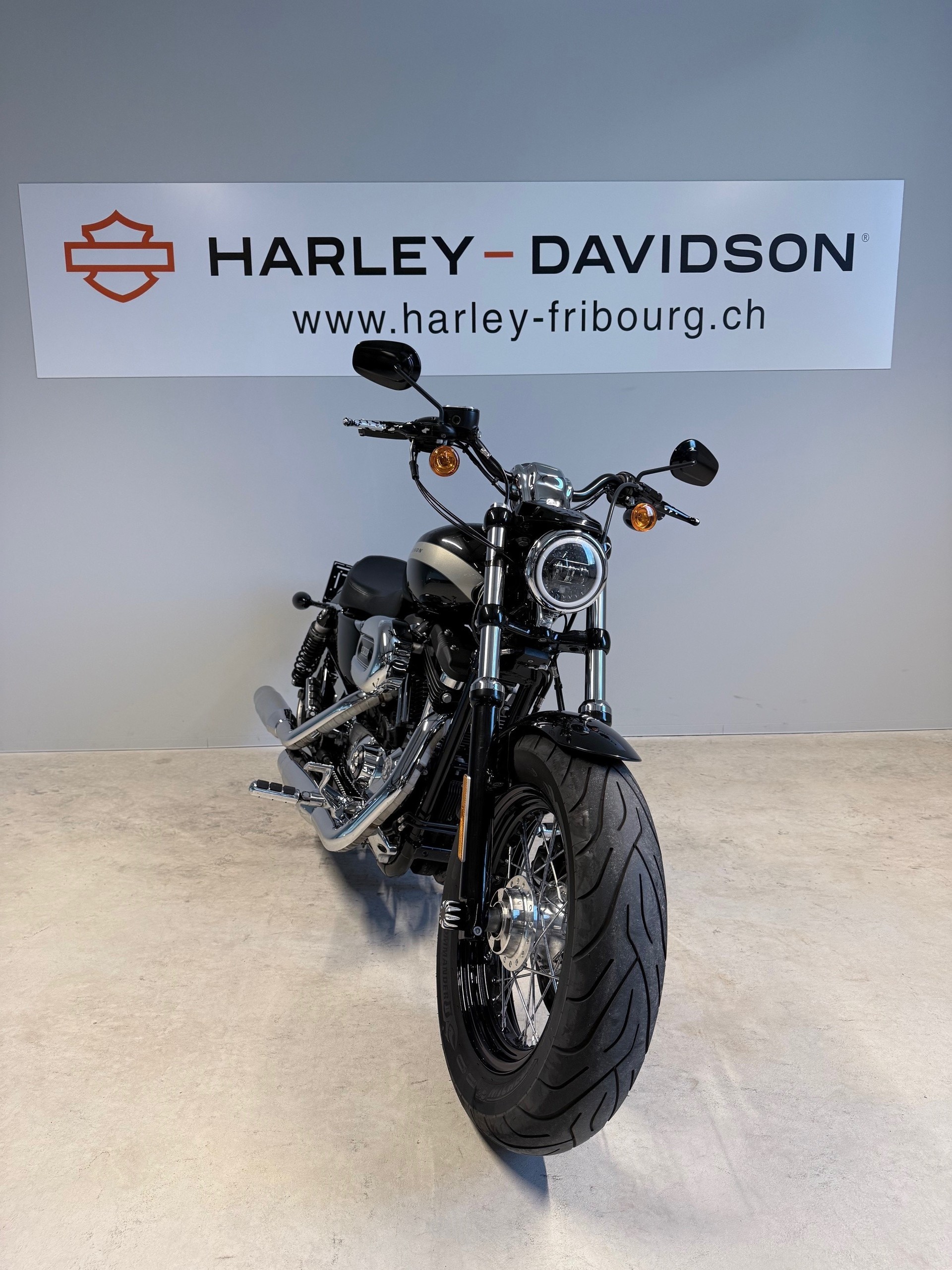 HARLEY-DAVIDSON XL 1200 C Sportster Custom ABS-showroom-element-1