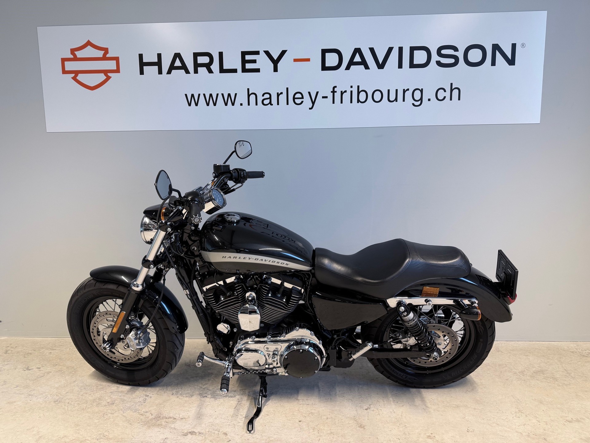 HARLEY-DAVIDSON XL 1200 C Sportster Custom ABS-showroom-element-2