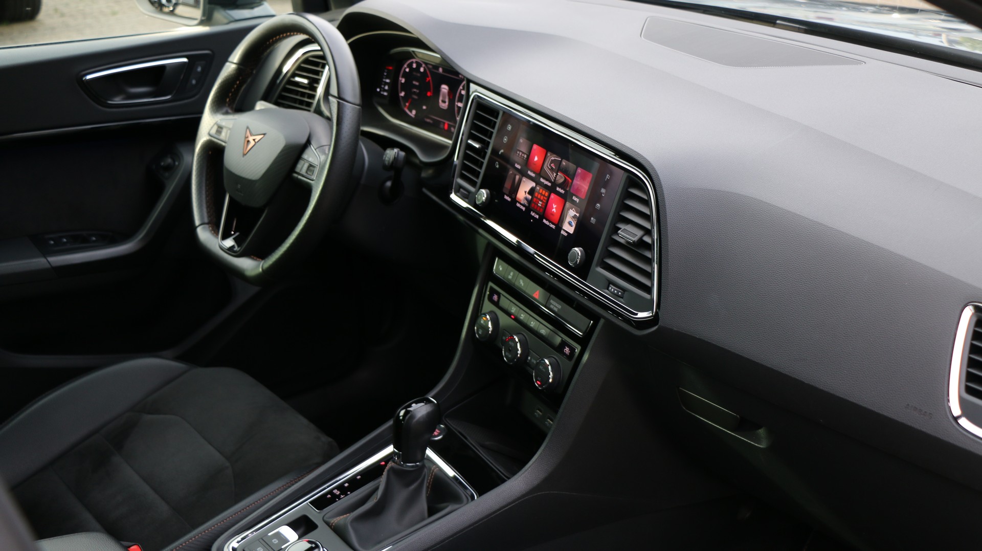 CUPRA Ateca 2.0TSI 4Drive-image-23