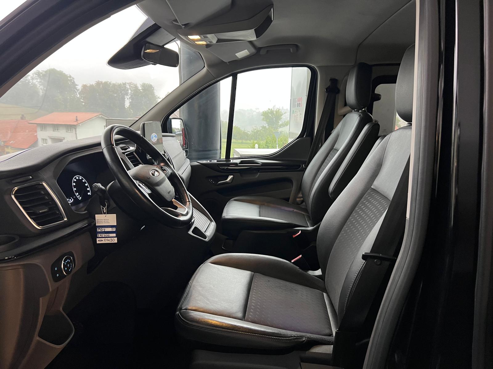 FORD Tourneo Custom 320 L1H1 Titanium A-image-6