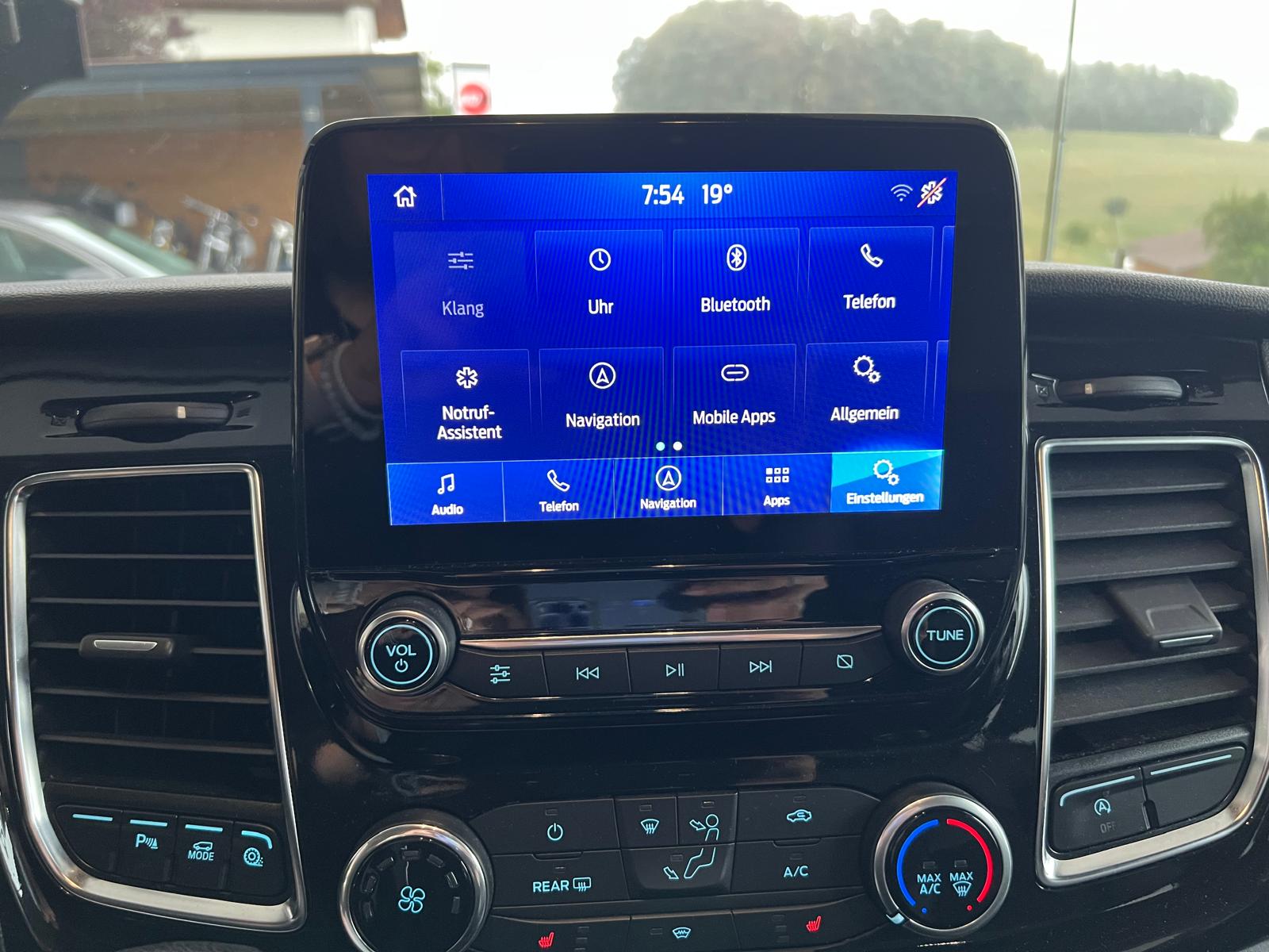 FORD Tourneo Custom 320 L1H1 Titanium A-image-9