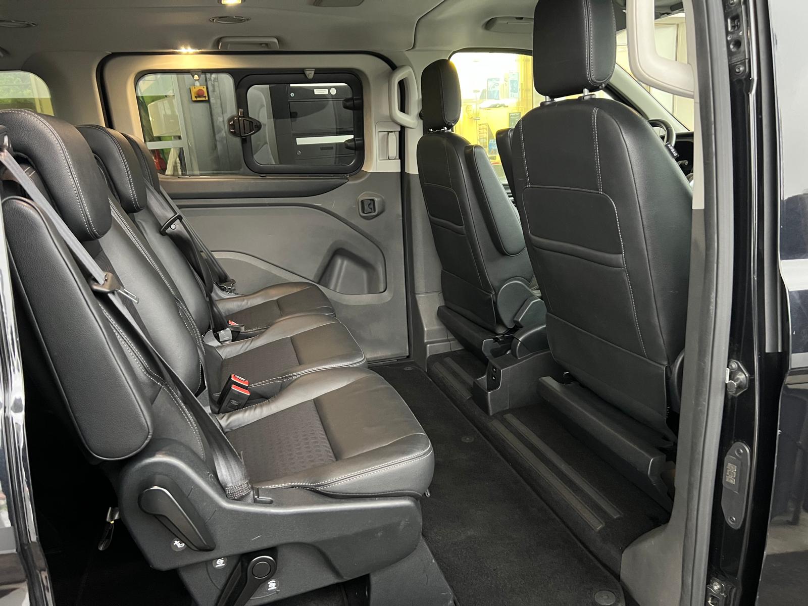 FORD Tourneo Custom 320 L1H1 Titanium A-image-13