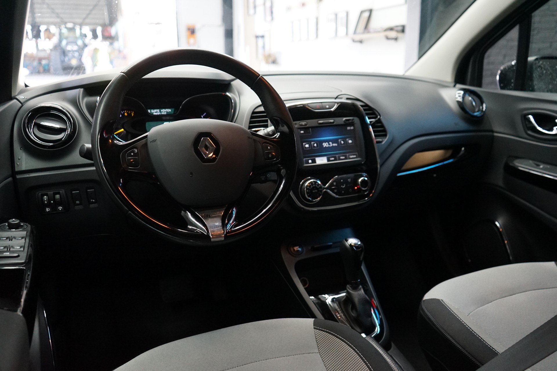 RENAULT Captur 1.2 T 16V Dynamique EDC-image-5