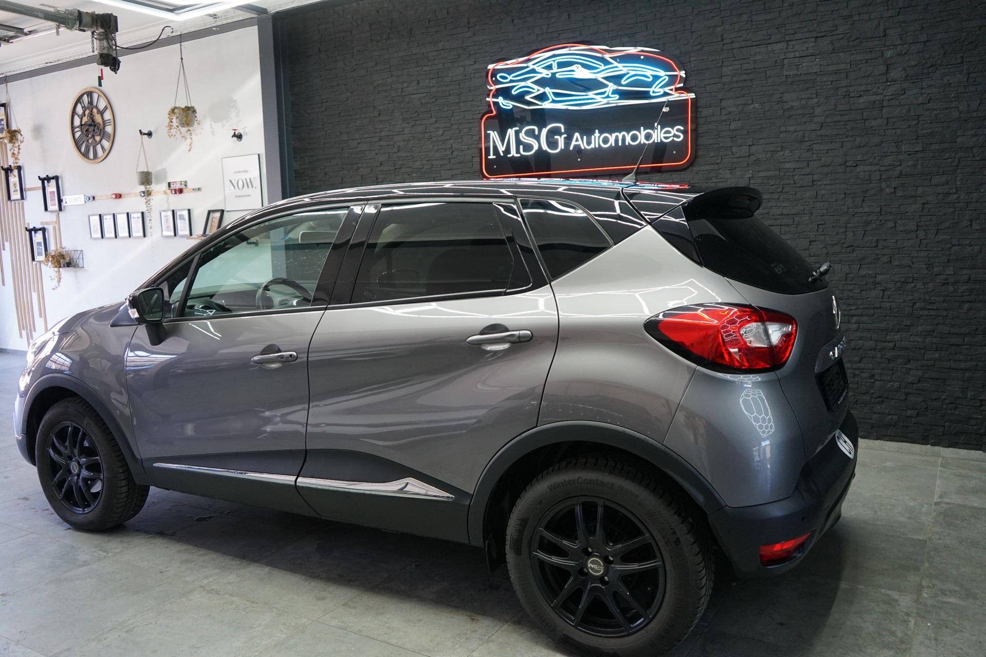 RENAULT Captur 1.2 T 16V Dynamique EDC-showroom-element-2