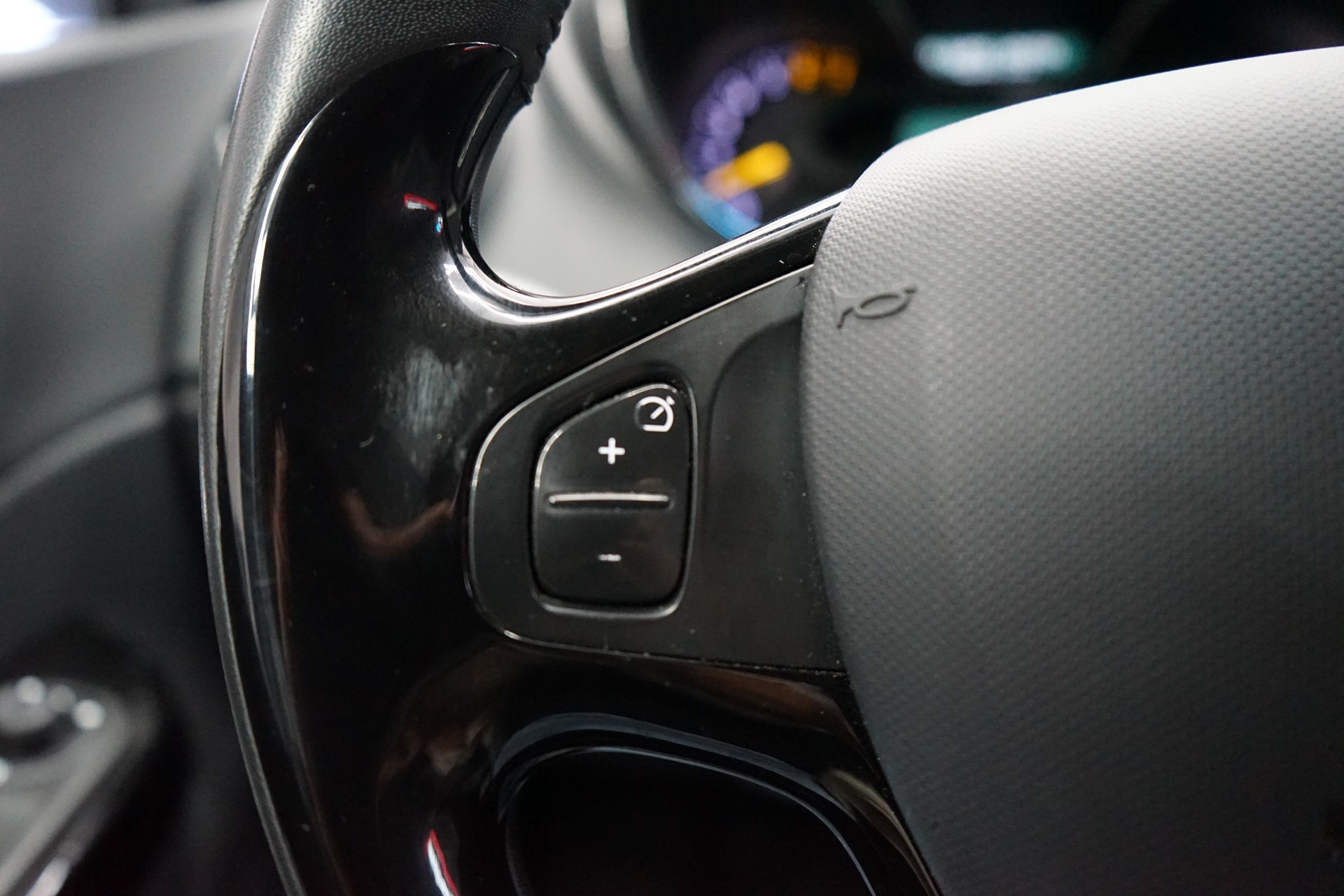 RENAULT Captur 1.2 T 16V Dynamique EDC-image-6