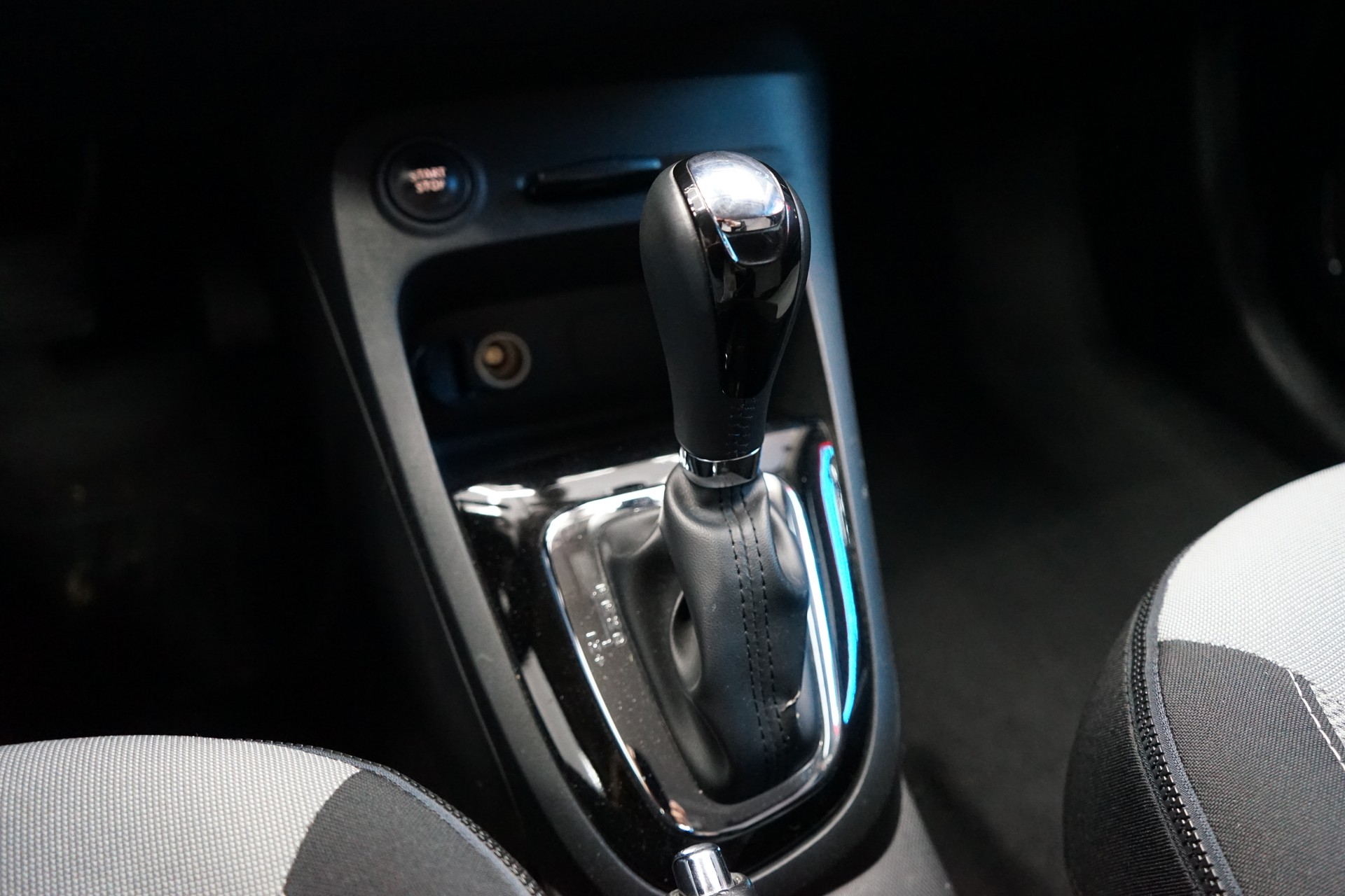 RENAULT Captur 1.2 T 16V Dynamique EDC-image-8