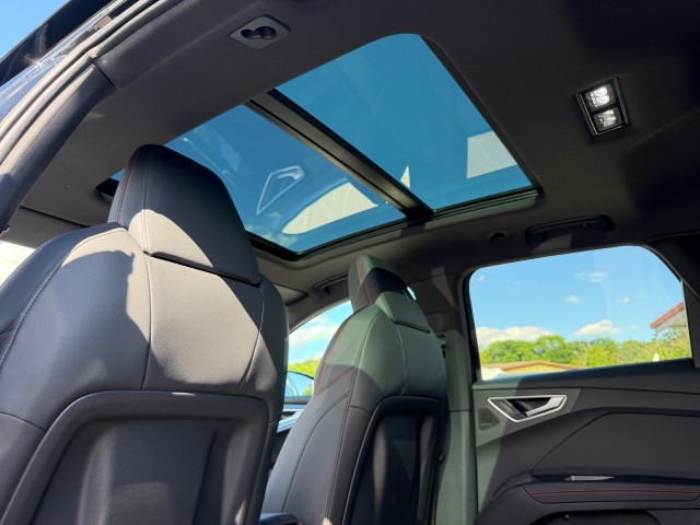 AUDI Q4 e-tron 45 Edition Swiss Ski quattro-image-20