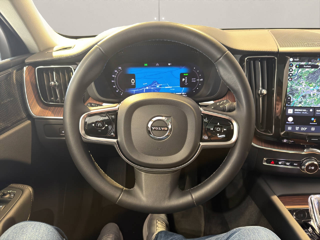 VOLVO XC60 2.0 T8 TE Ultimate Dark eAWD-image-8