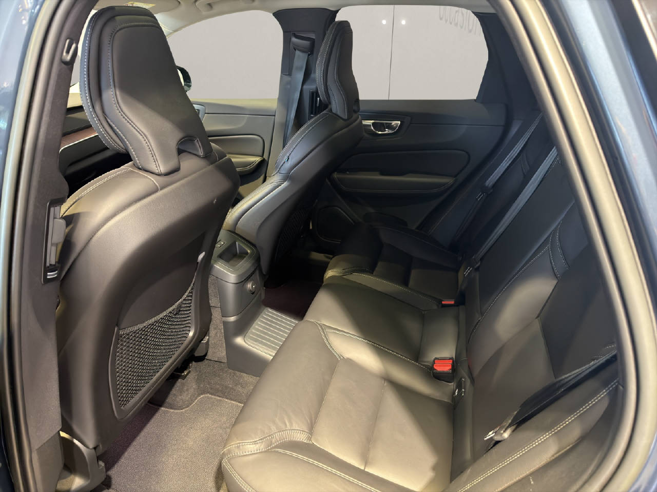 VOLVO XC60 2.0 T8 TE Ultimate Dark eAWD-image-5