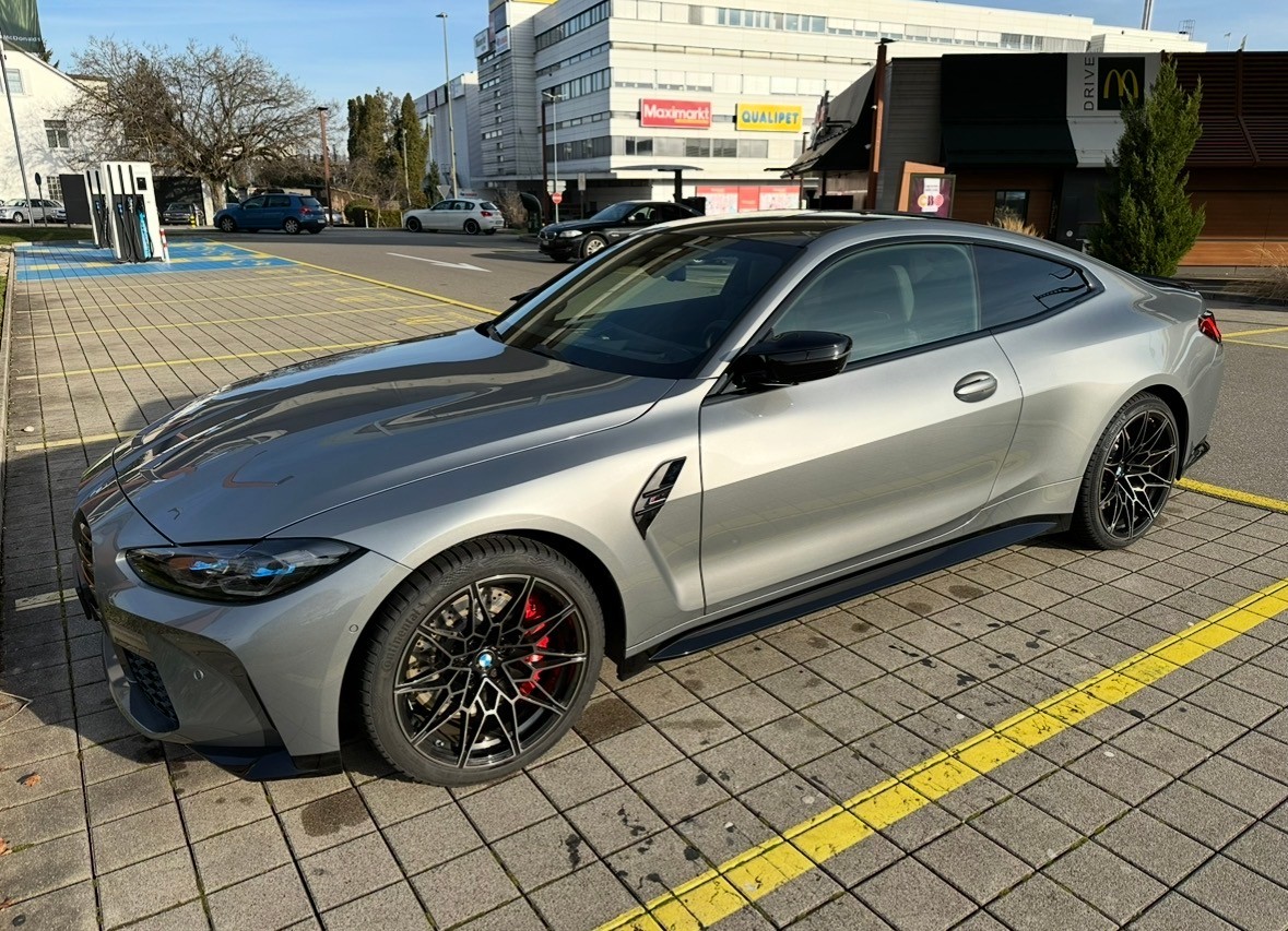 BMW M4 Competition xDrive-image-2