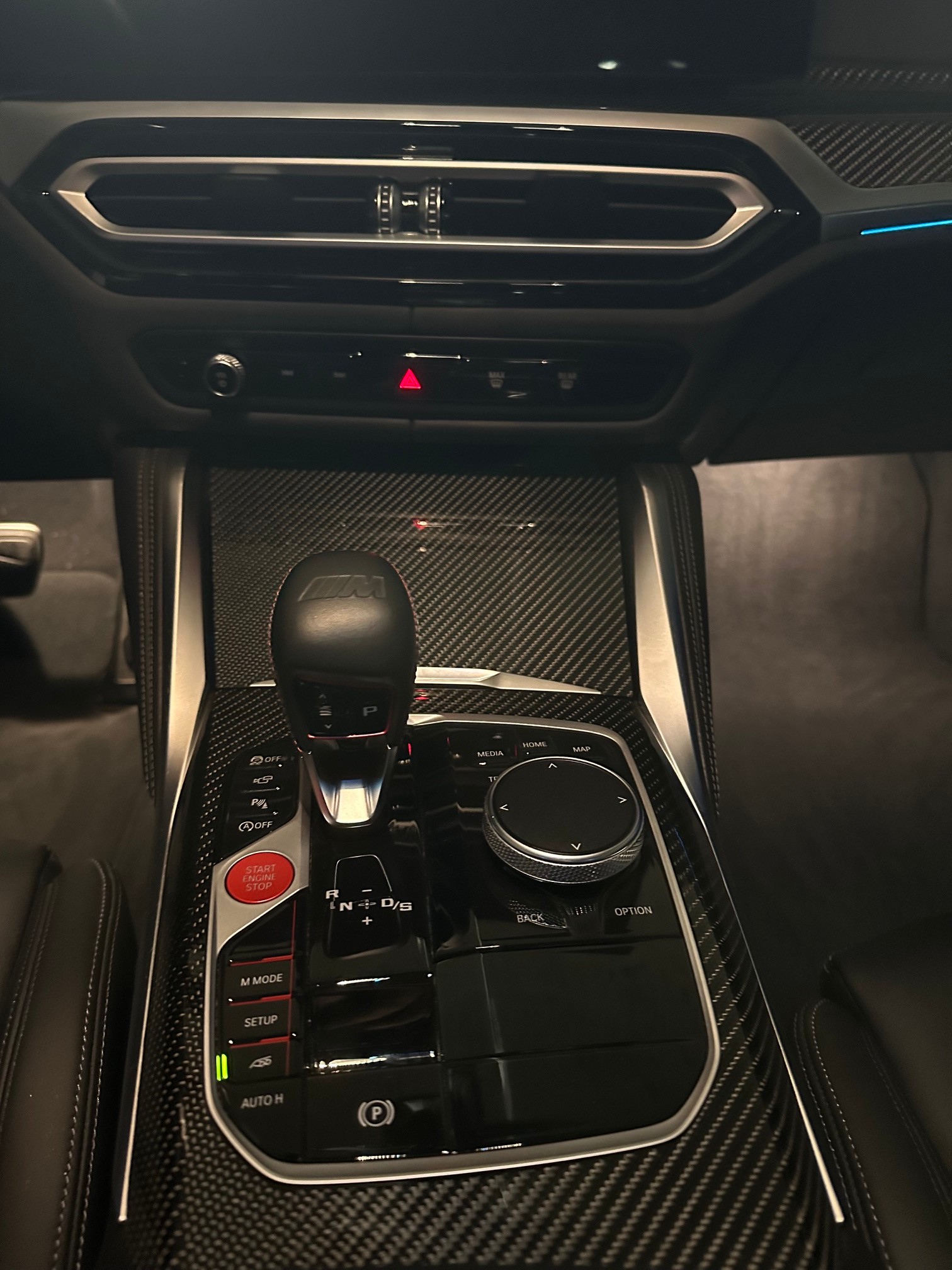 BMW M4 Competition xDrive-image-4