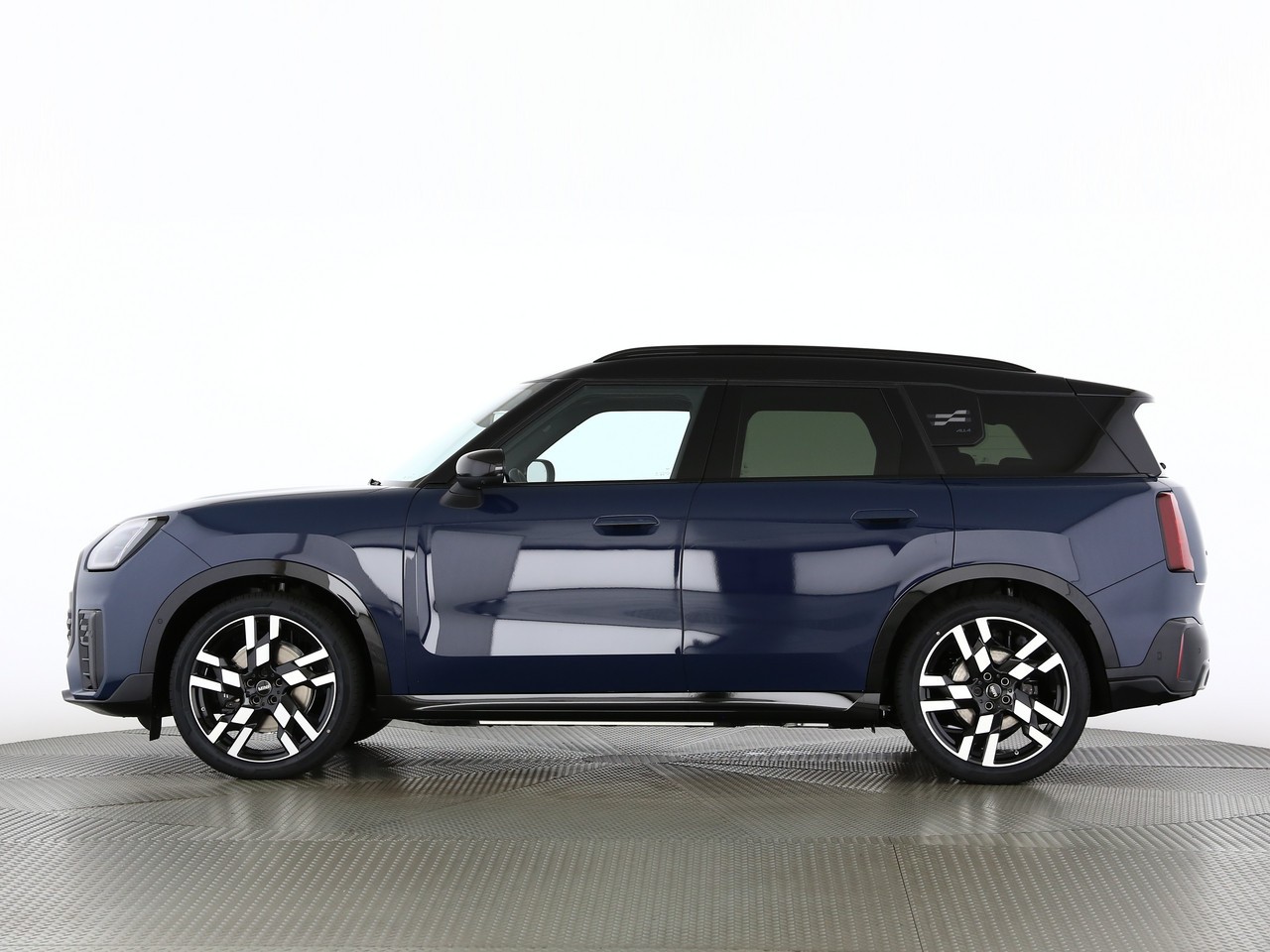 MINI Countryman SE ALL 4-showroom-element-2