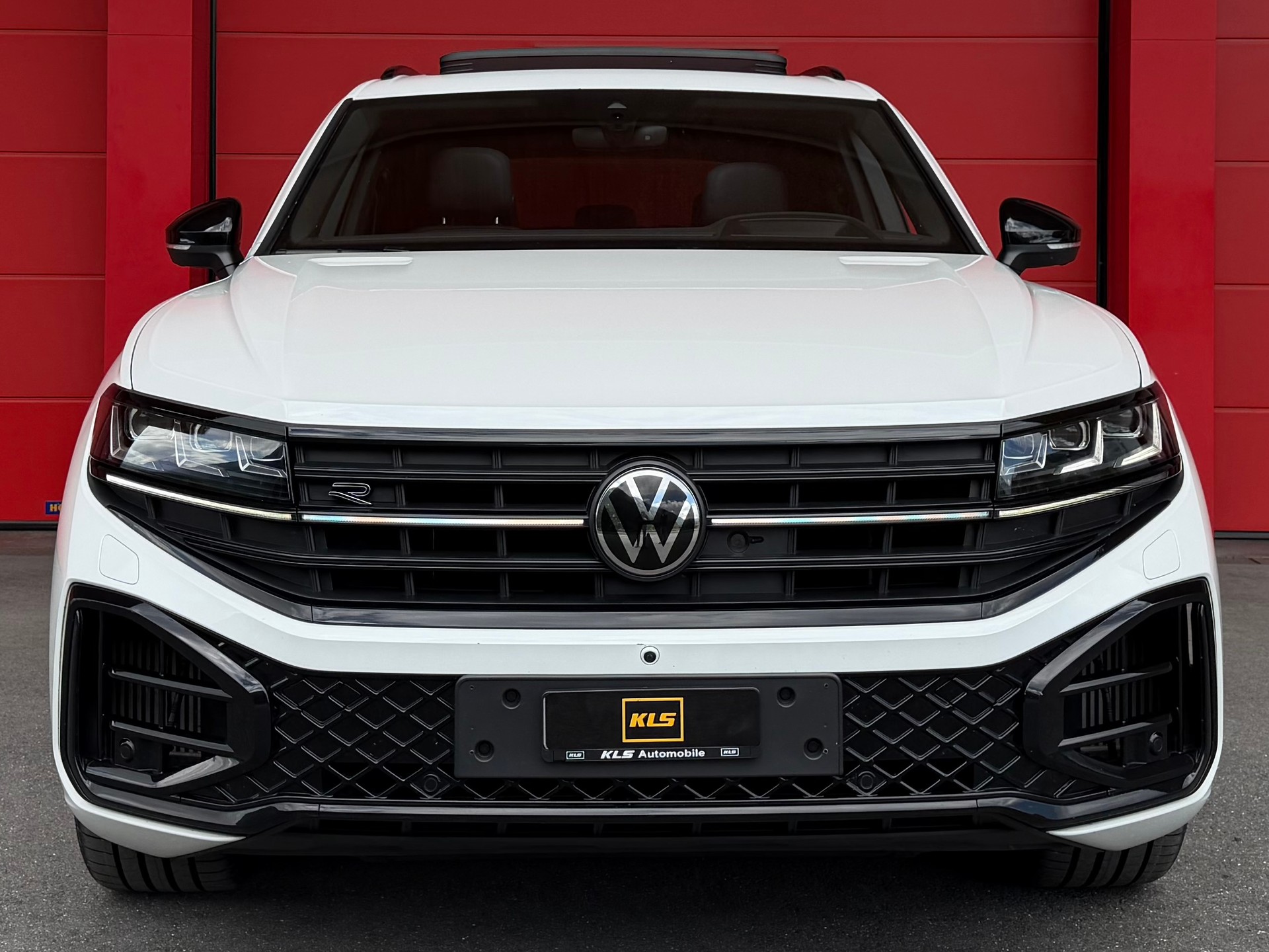 VW Touareg 3.0 TSI R-Line Tiptronic-image-1