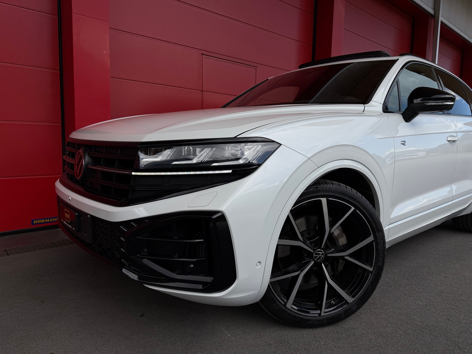 VW Touareg 3.0 TSI R-Line Tiptronic-image-5