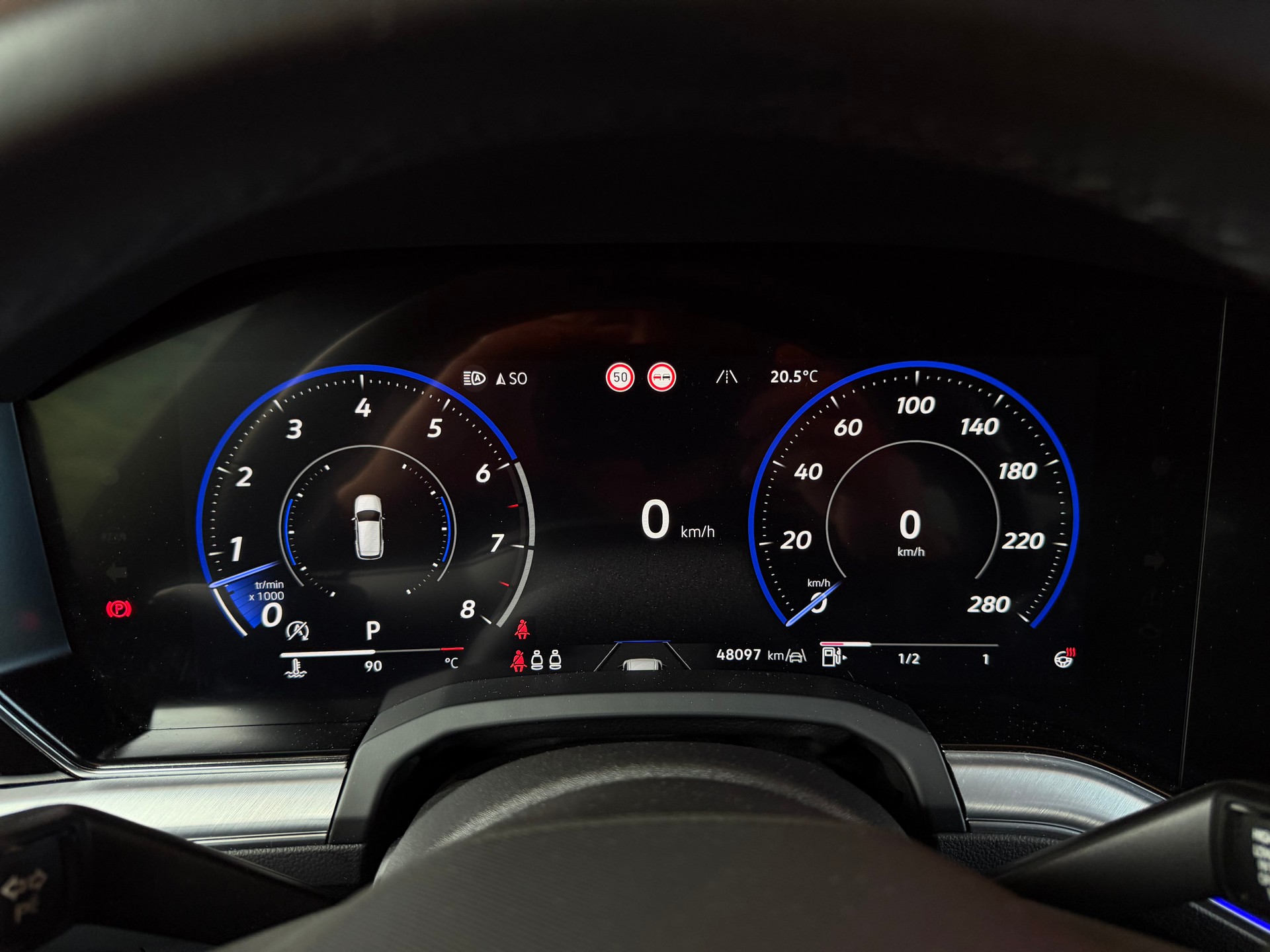 VW Touareg 3.0 TSI R-Line Tiptronic-image-10