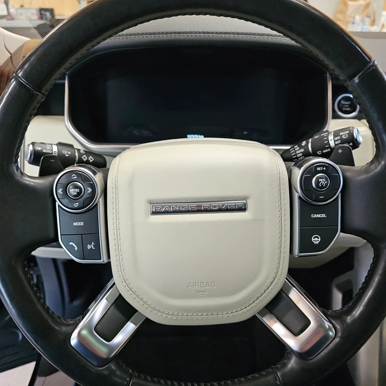 LAND ROVER Range Rover 4.4 SDV8 Vogue Automatic-image-9
