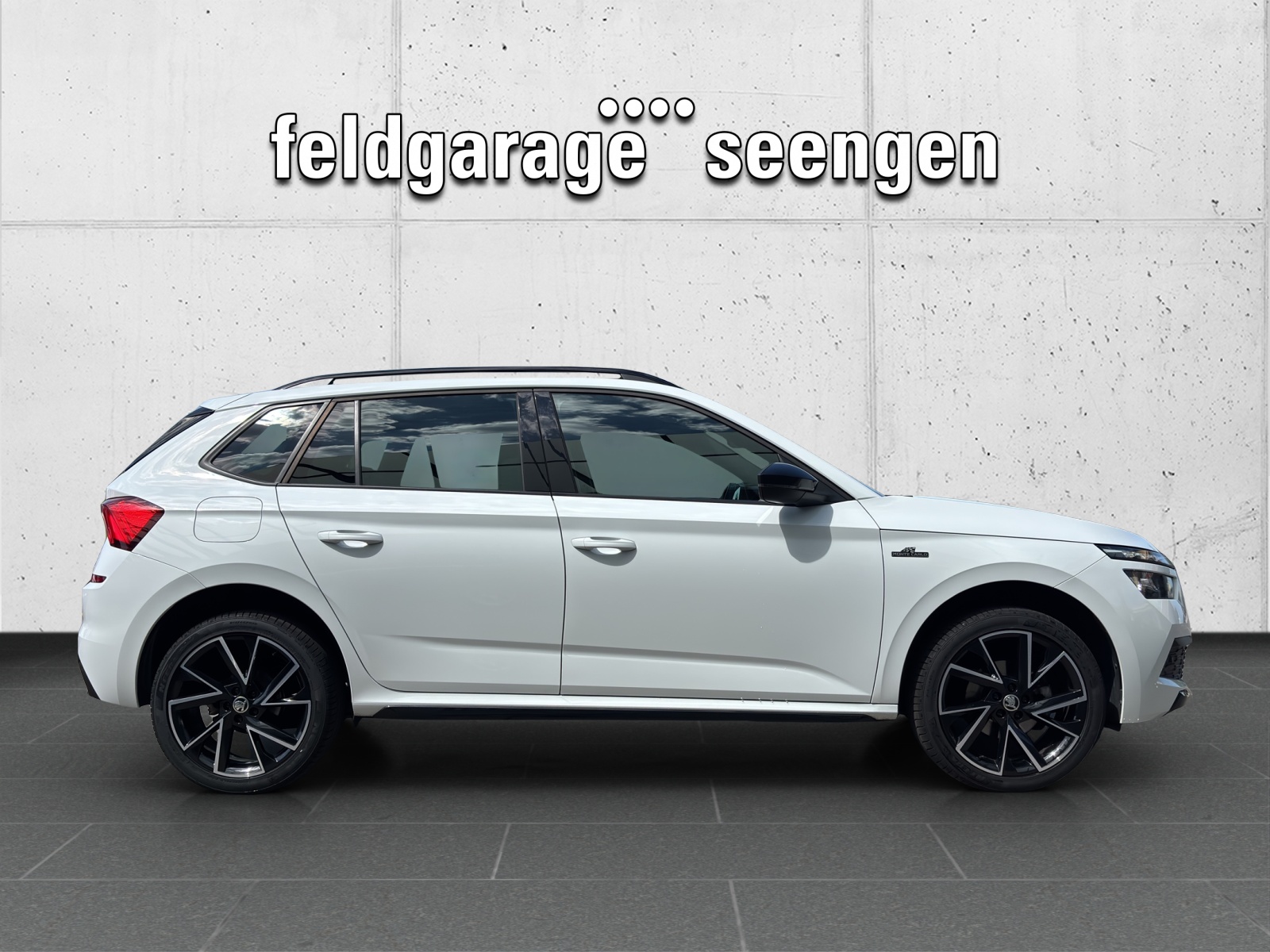 SKODA Kamiq 1.5 TSI ACT Monte Carlo DSG mit Anhängervorrichtung elektr. anklappbar & Panoramadach-showroom-element-3